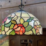 Tiffany-style glass pendant light