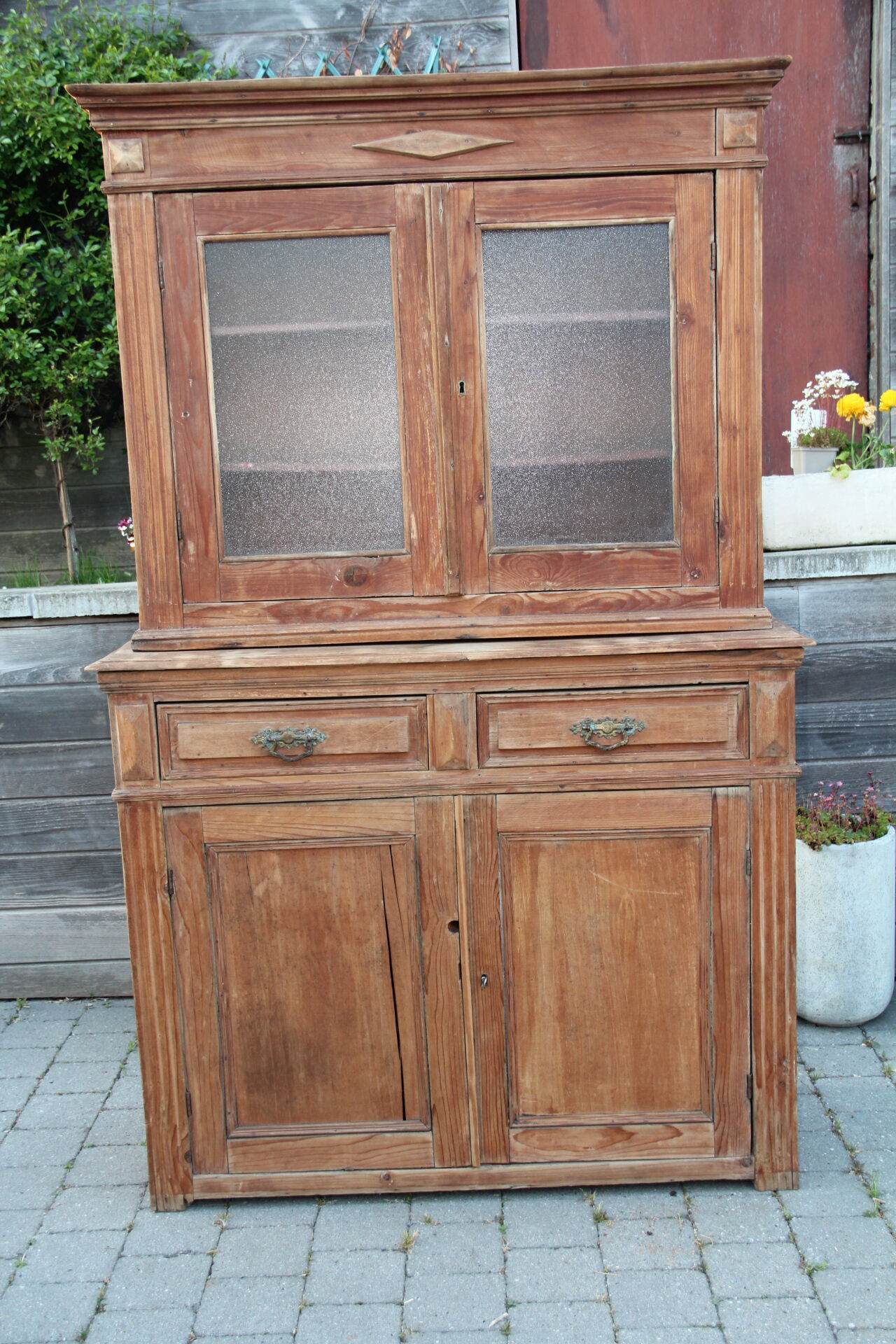 Double-body pine vessel