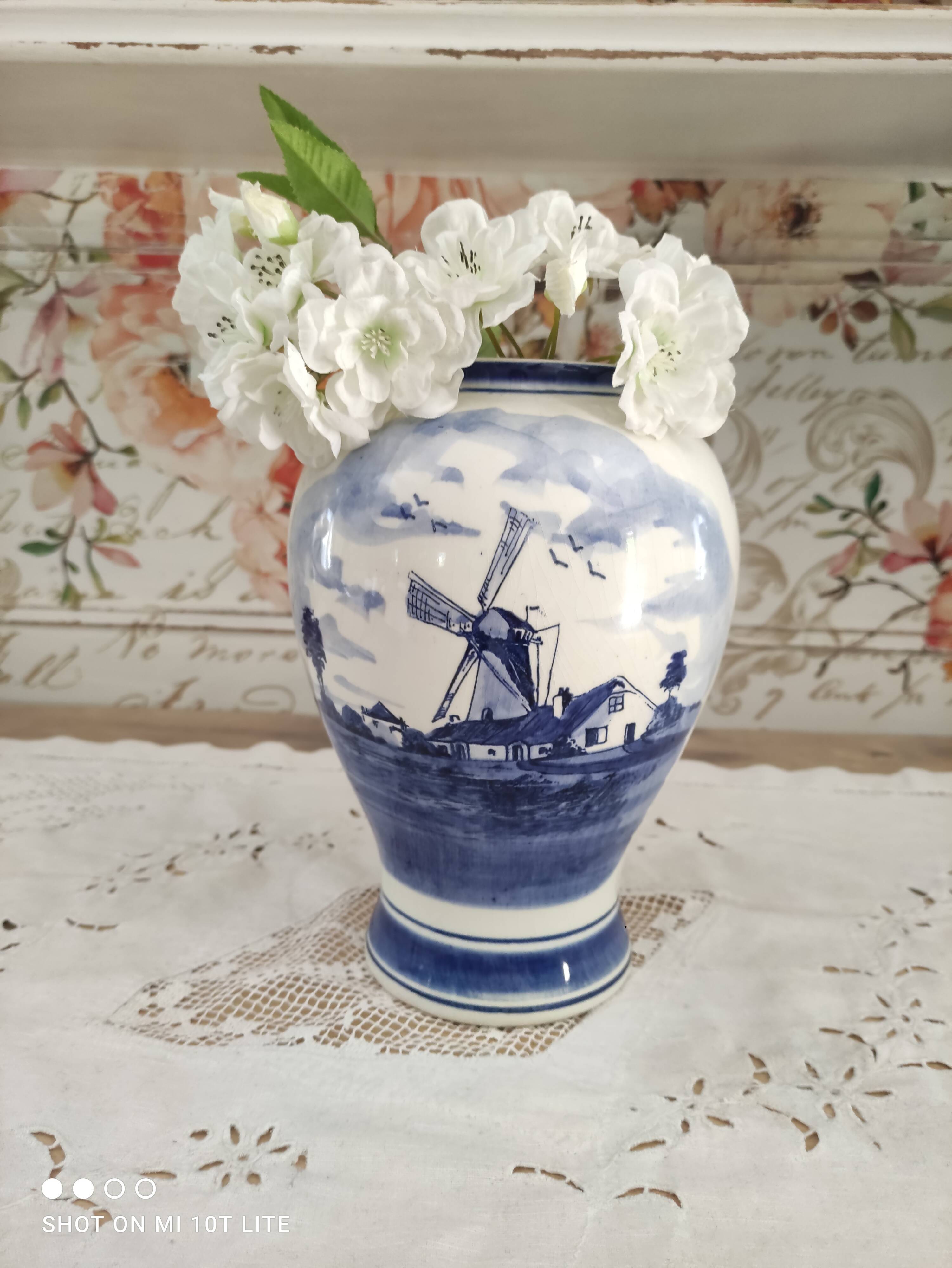 Delfts Blue FG vase Dutch landscape on one side and floral decoration on the other