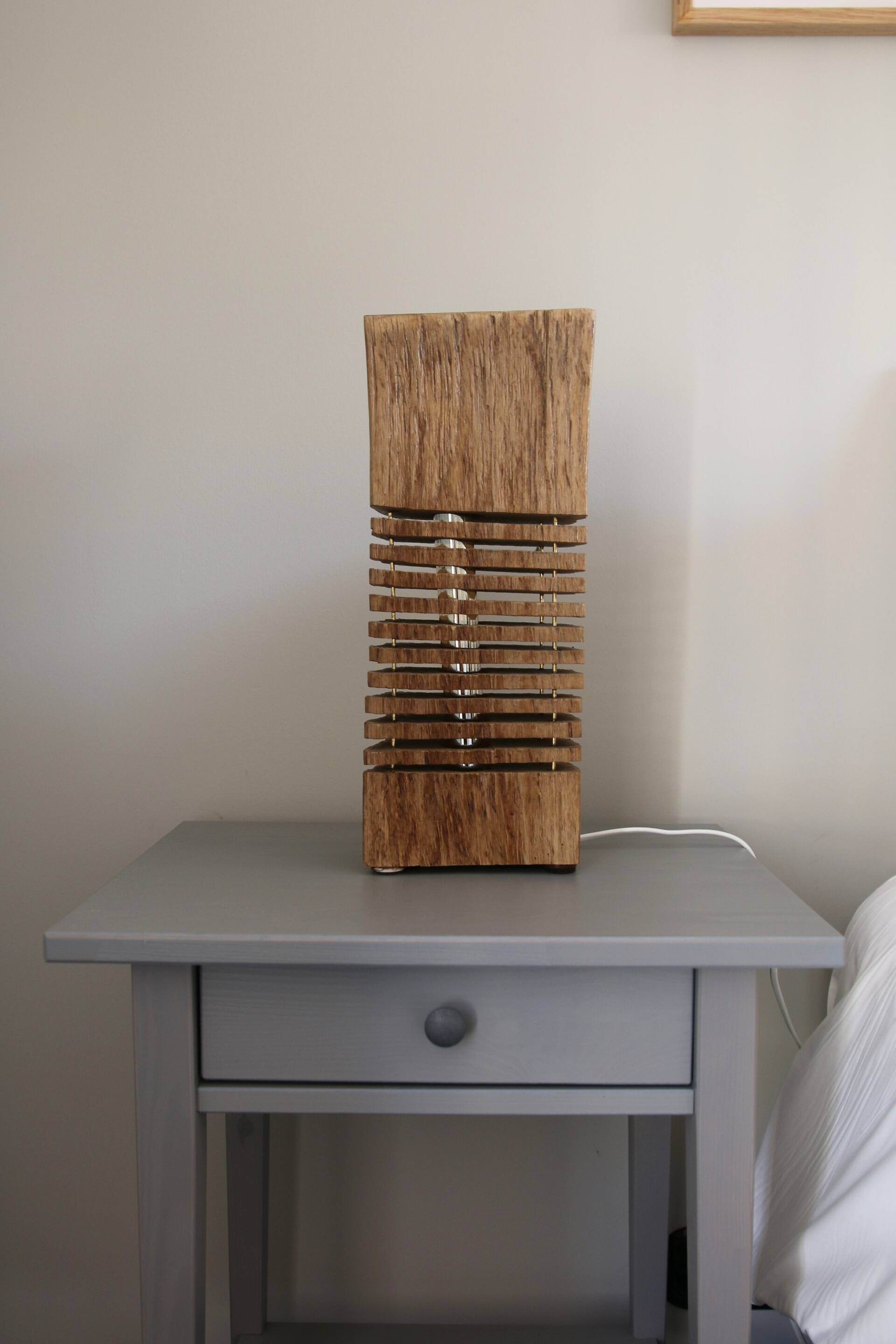 Lampe en bois de chêne sculptée, Dominique Dezen