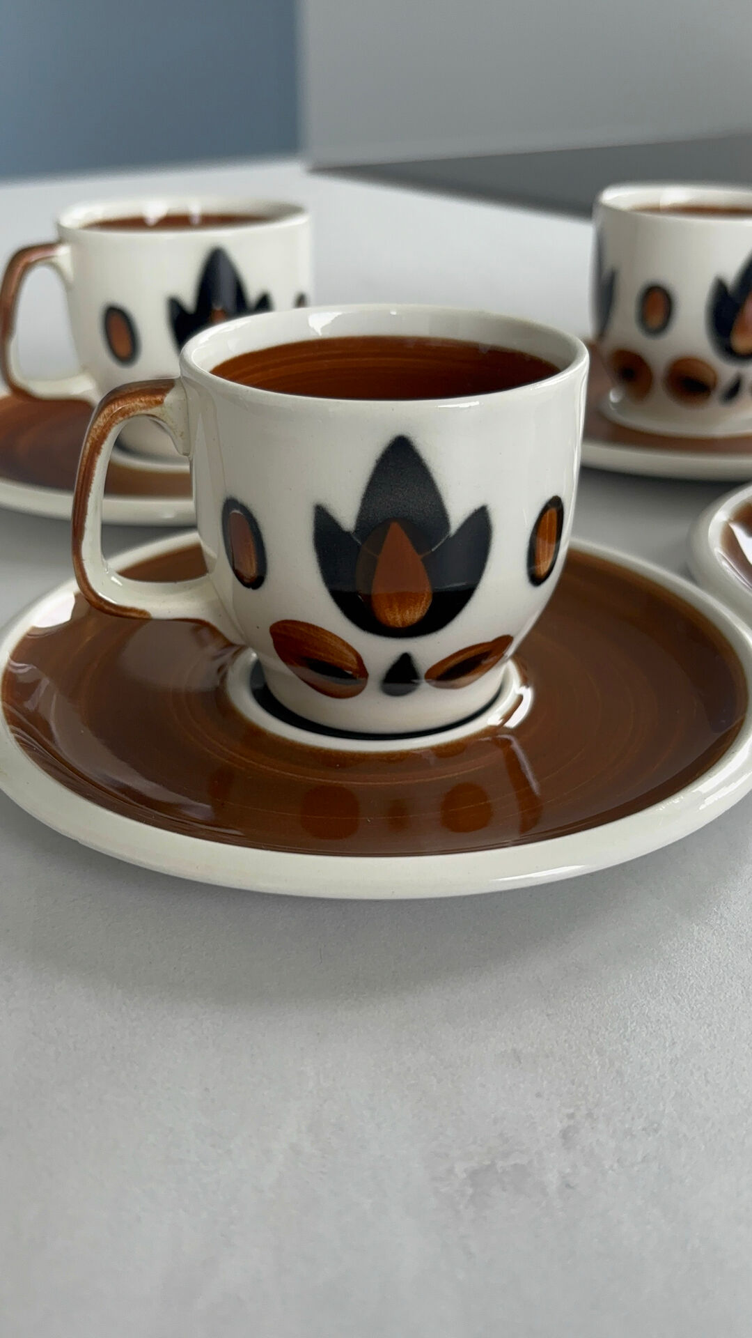Set of 4 Boch La Louvière Kimono coffee cups with saucers – Service