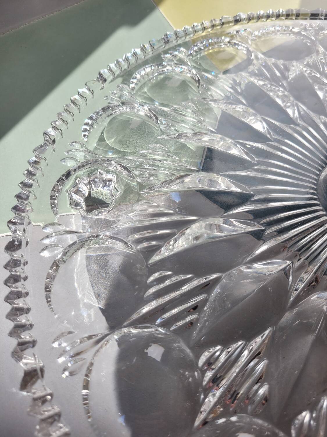 Chiseled crystal tray