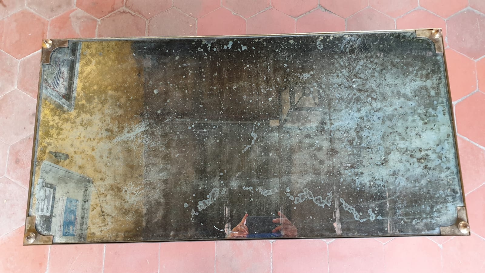Bronze coffee table and brass oxidized mirror tray