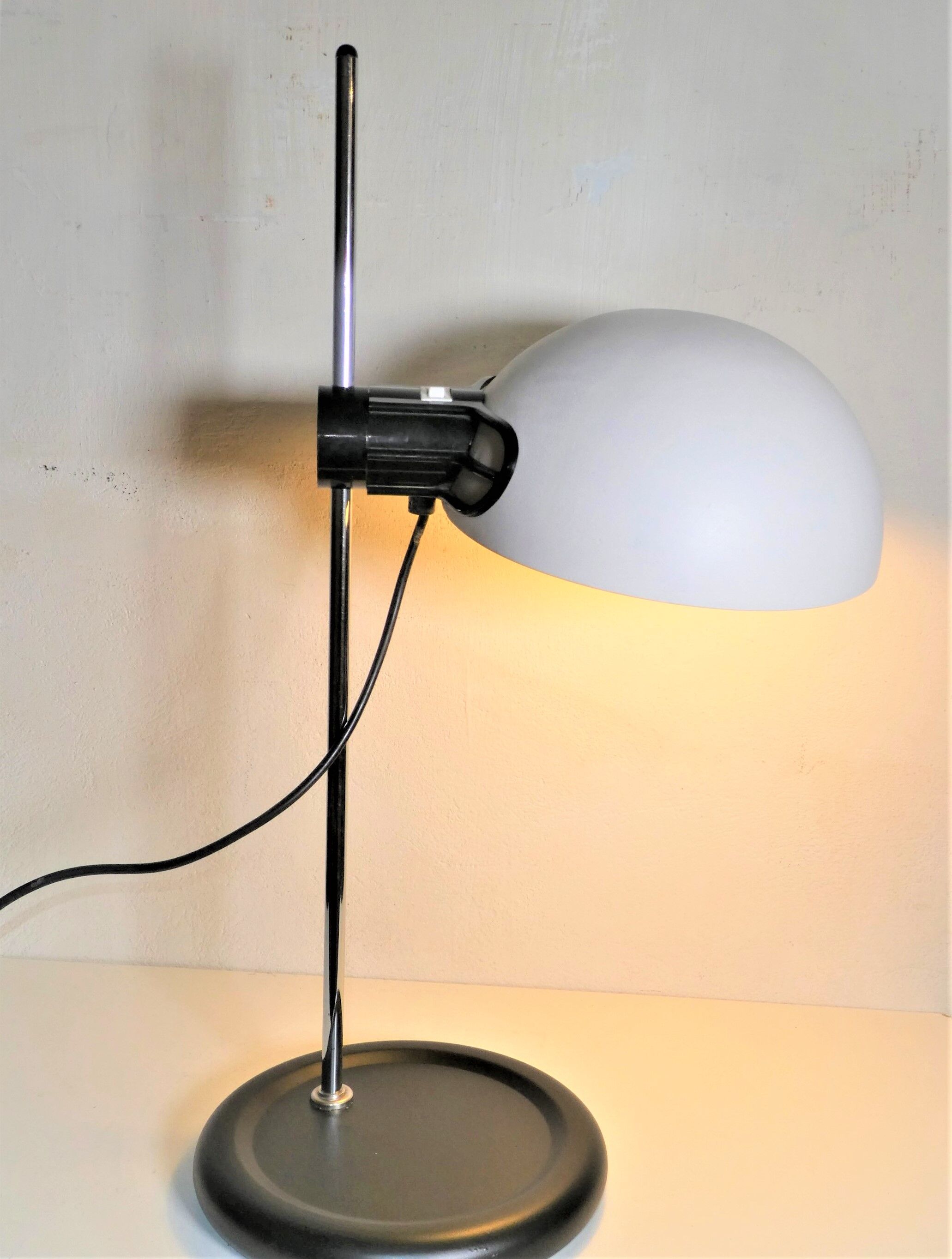 Guzzini lamp