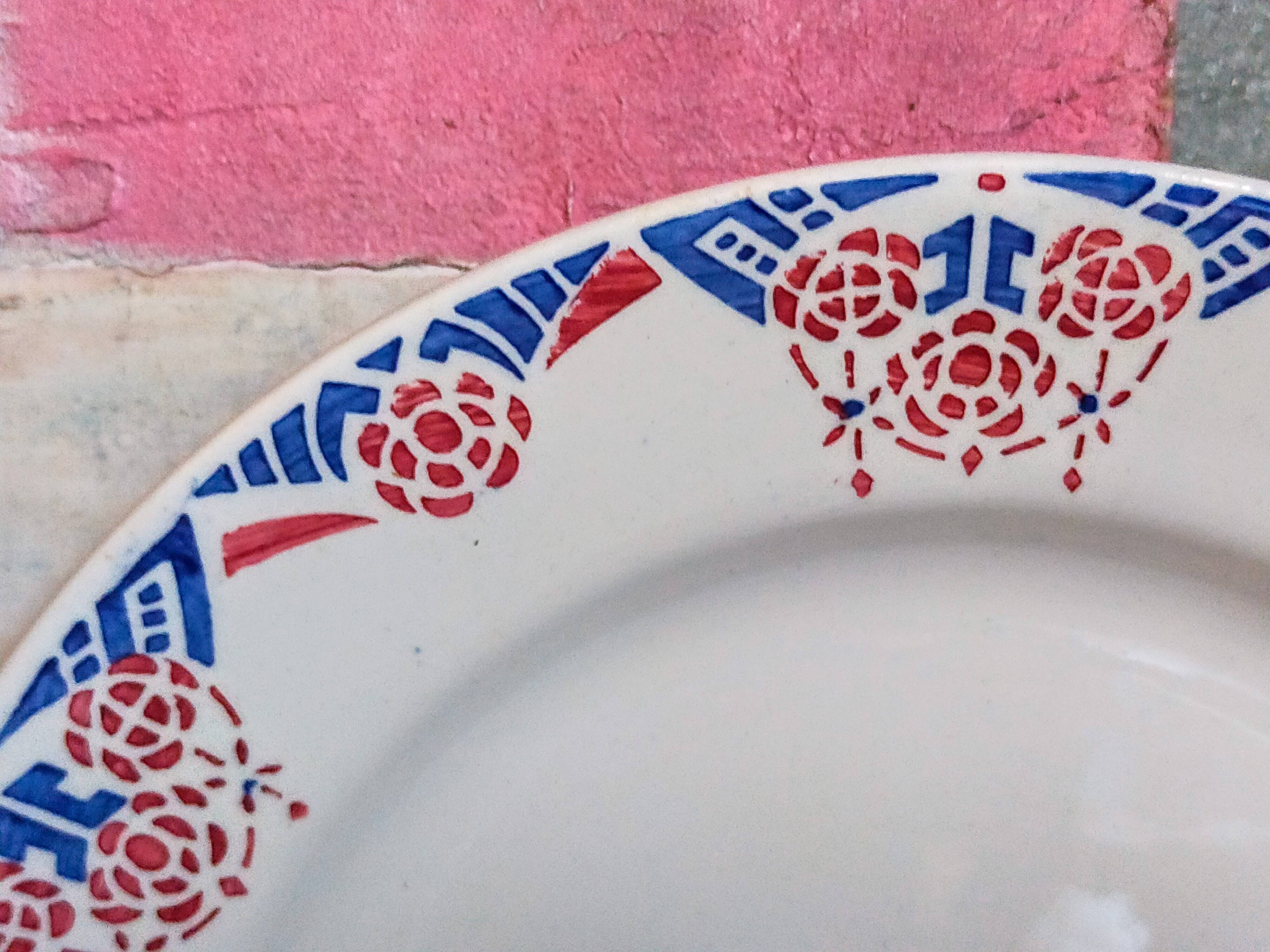 Nine Sarreguemines earthenware dessert plates, Brunoy service, 1940s