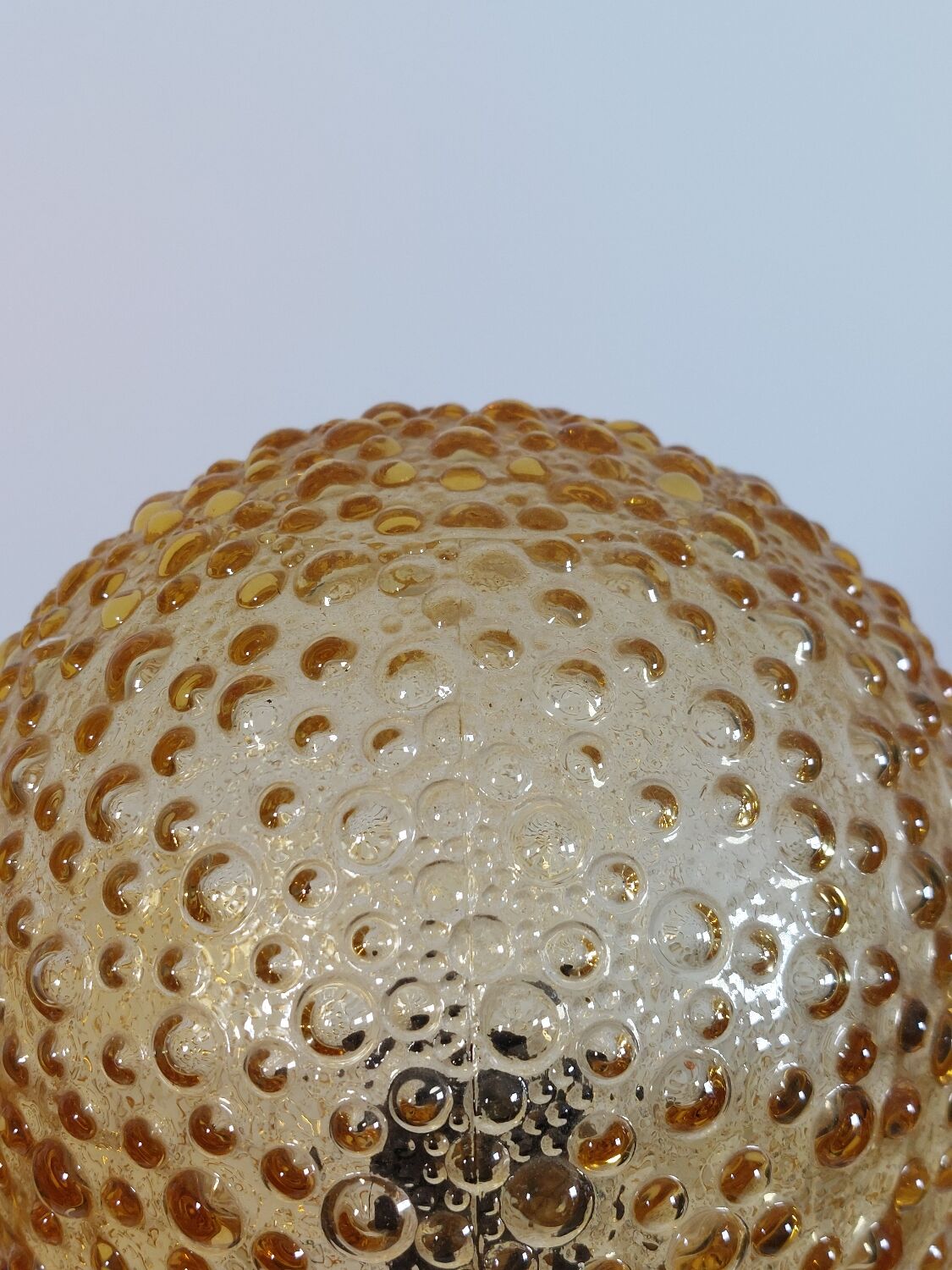 Lampe de table vintage en aluminium et verre à bulles pressées