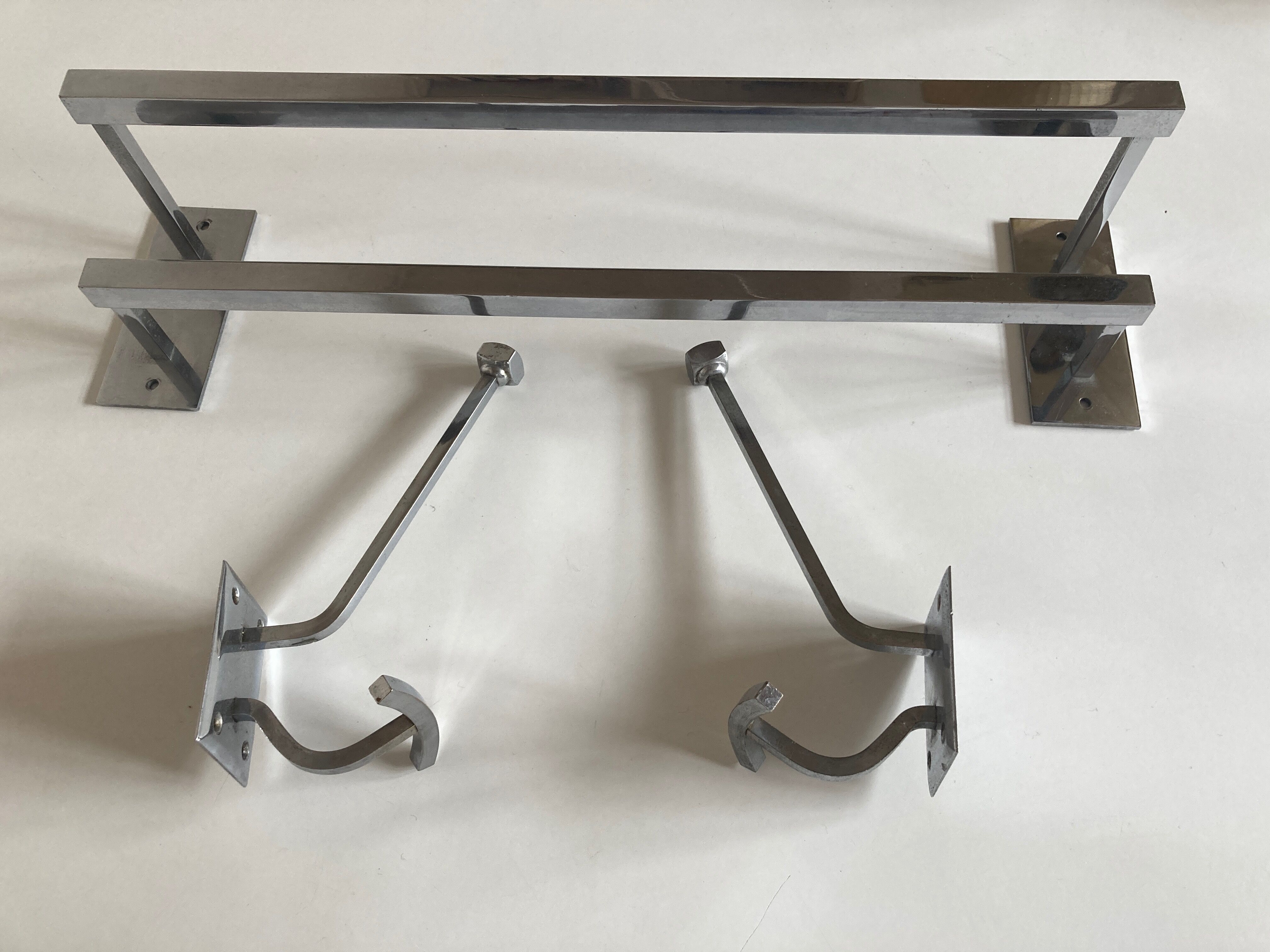 Set 2 patères porte manteau et porte serviette de salle de bain modernistes chromés mid century