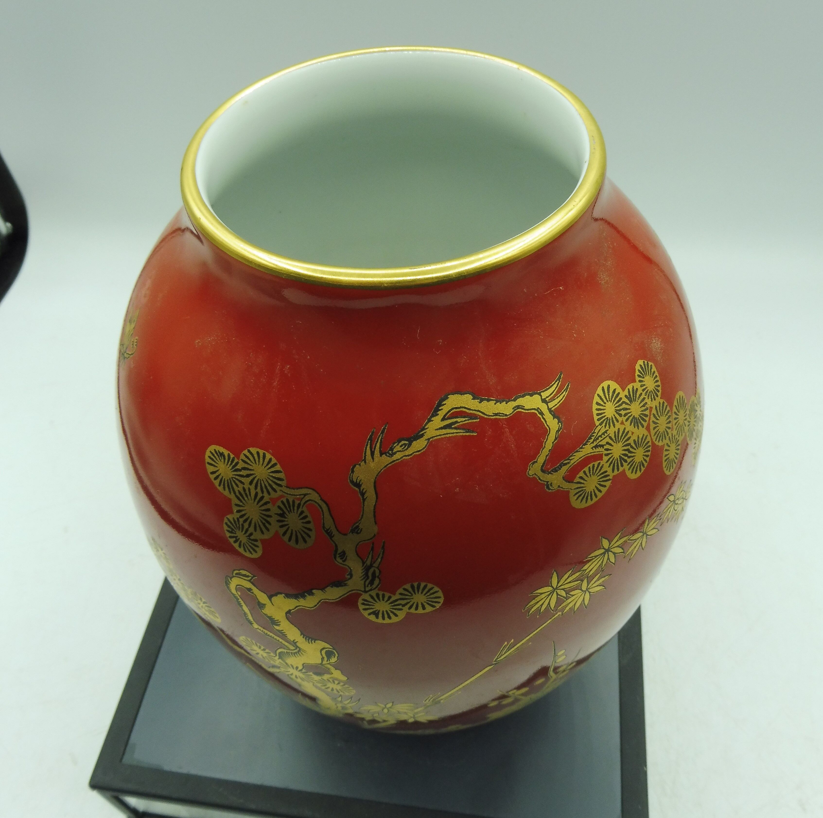 Porcelain vase of Limoges Bernardaud model Seoul