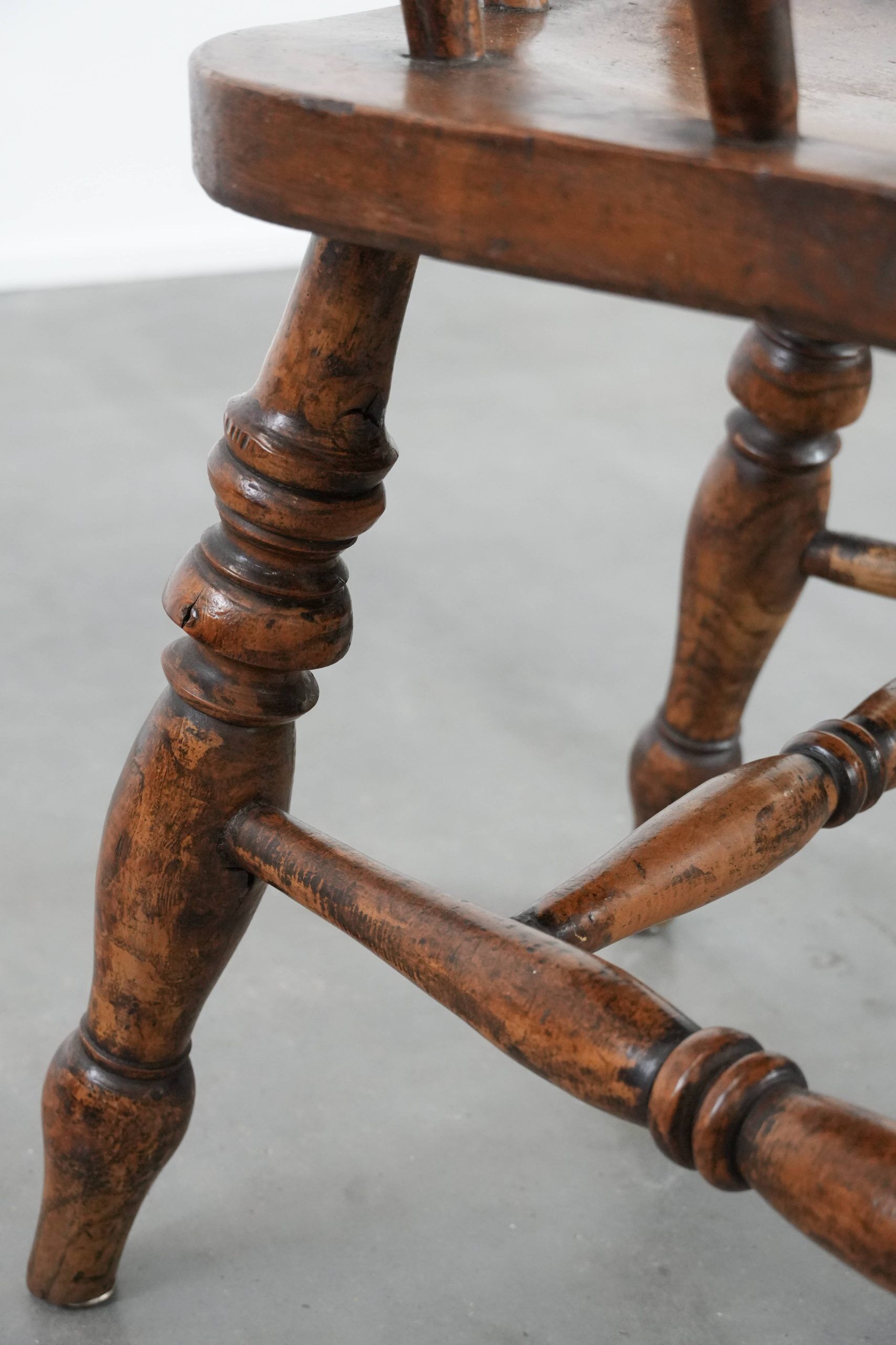 antique English captain's chair/ desk chair from the early 19th century