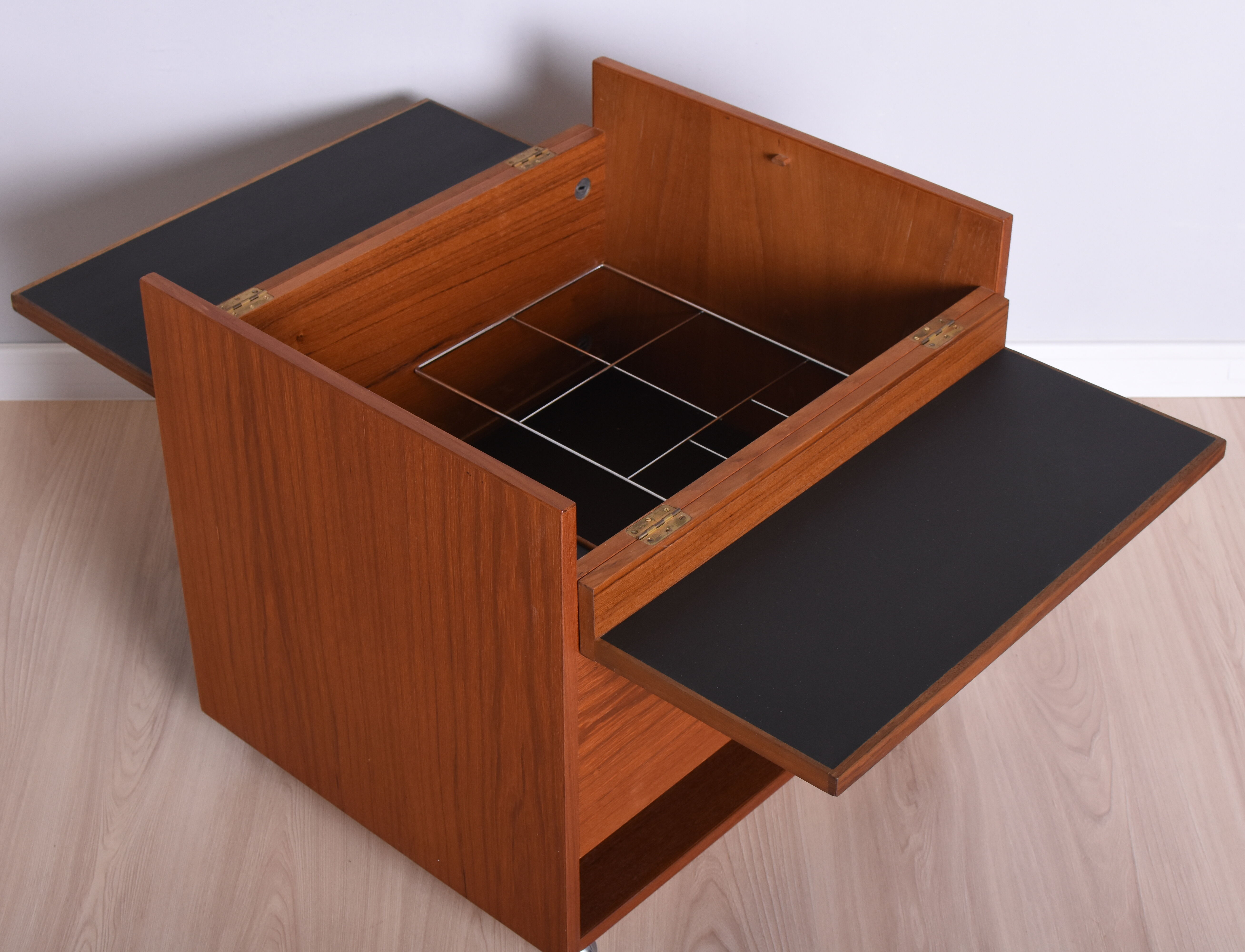 Modern teak bar cabinet from Randers Møbelfabrik, 1960s