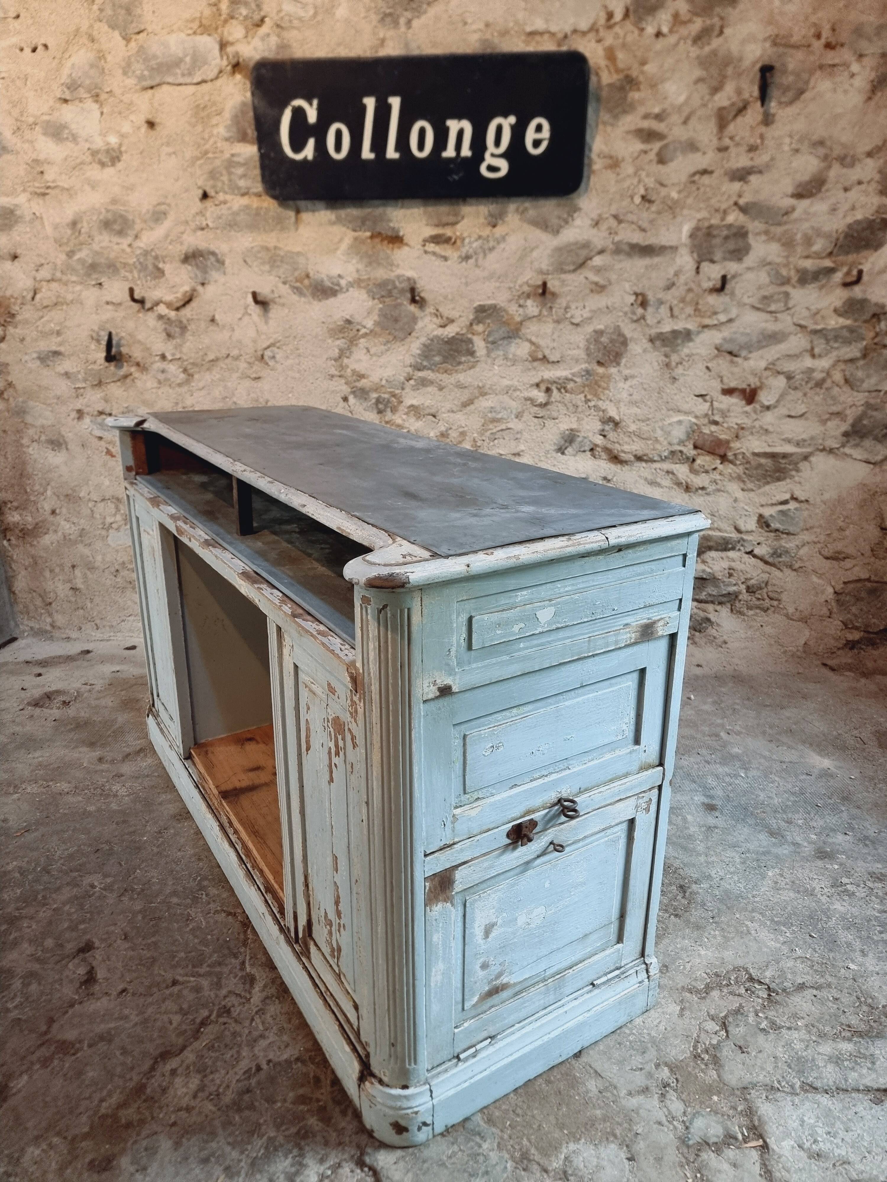 Comptoir ancien en chêne avec plateau en zinc et patine bleue