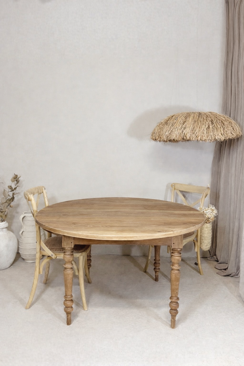 Table en bois massif restaurée