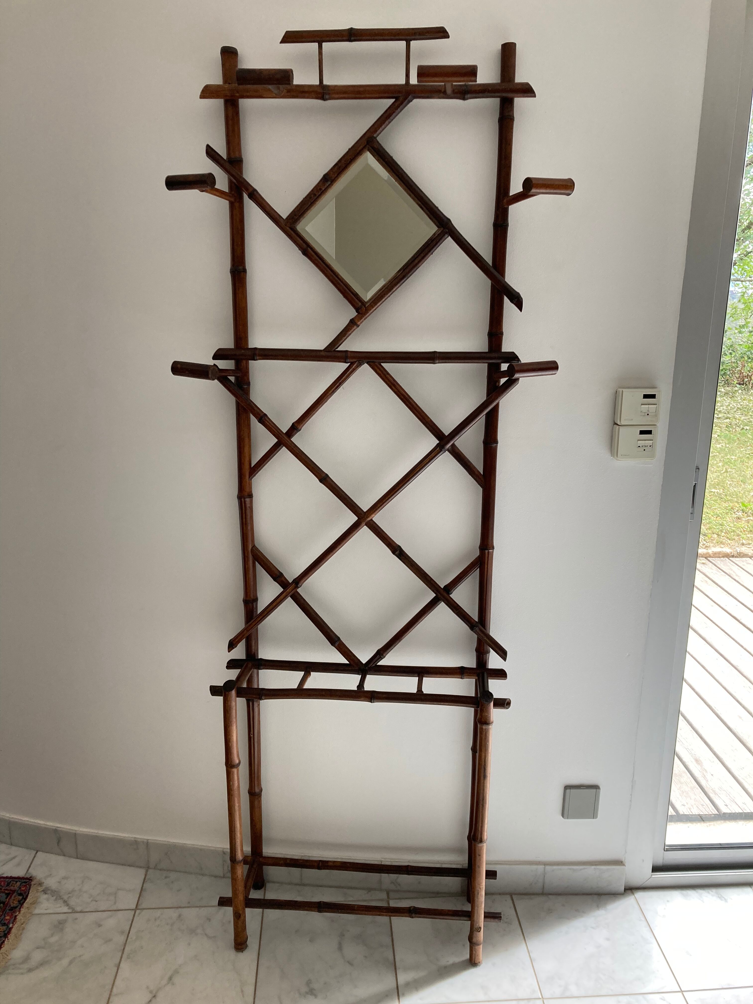 Coat stand
