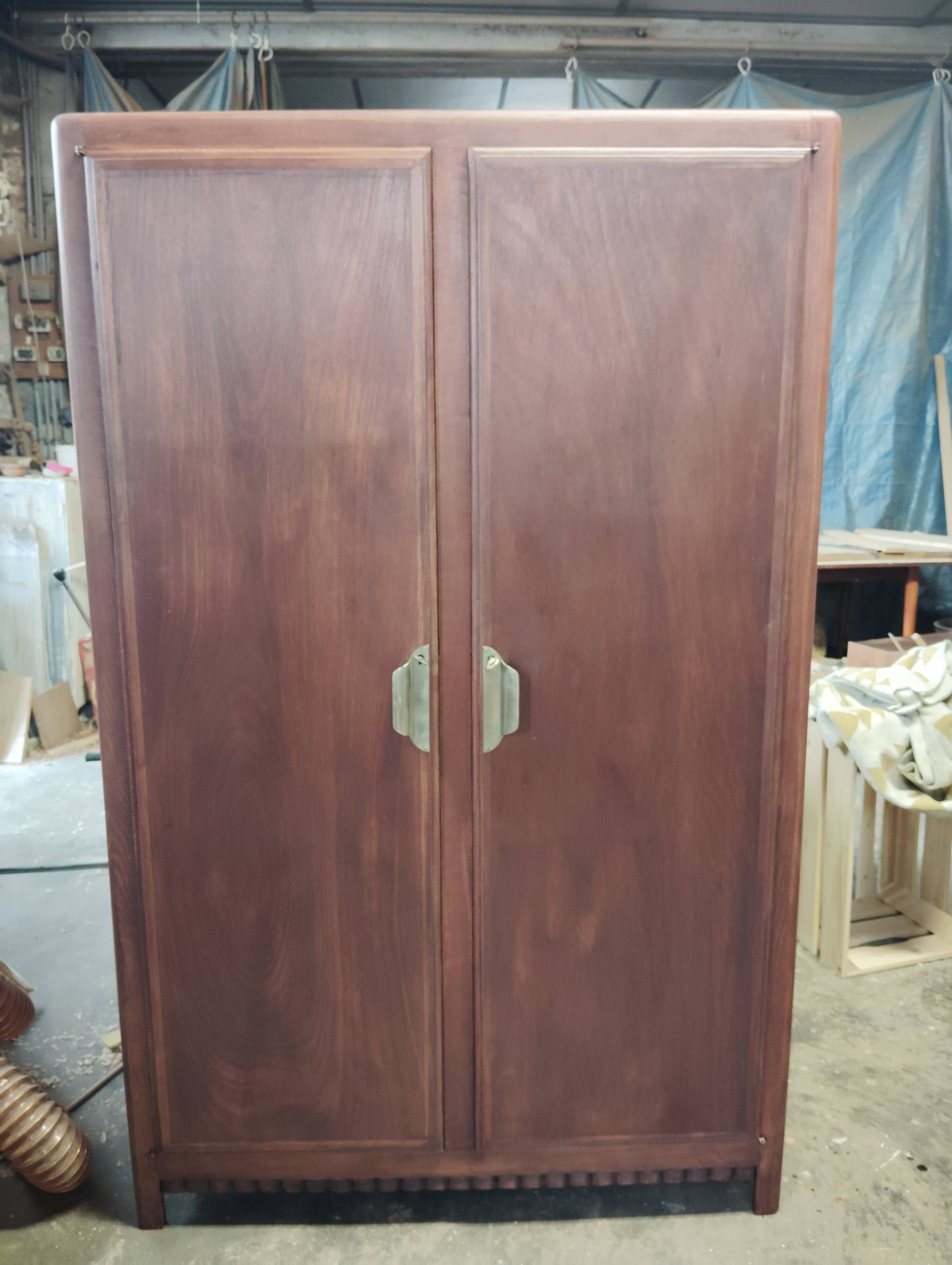 Plain Parisian wardrobe "Art Deco"