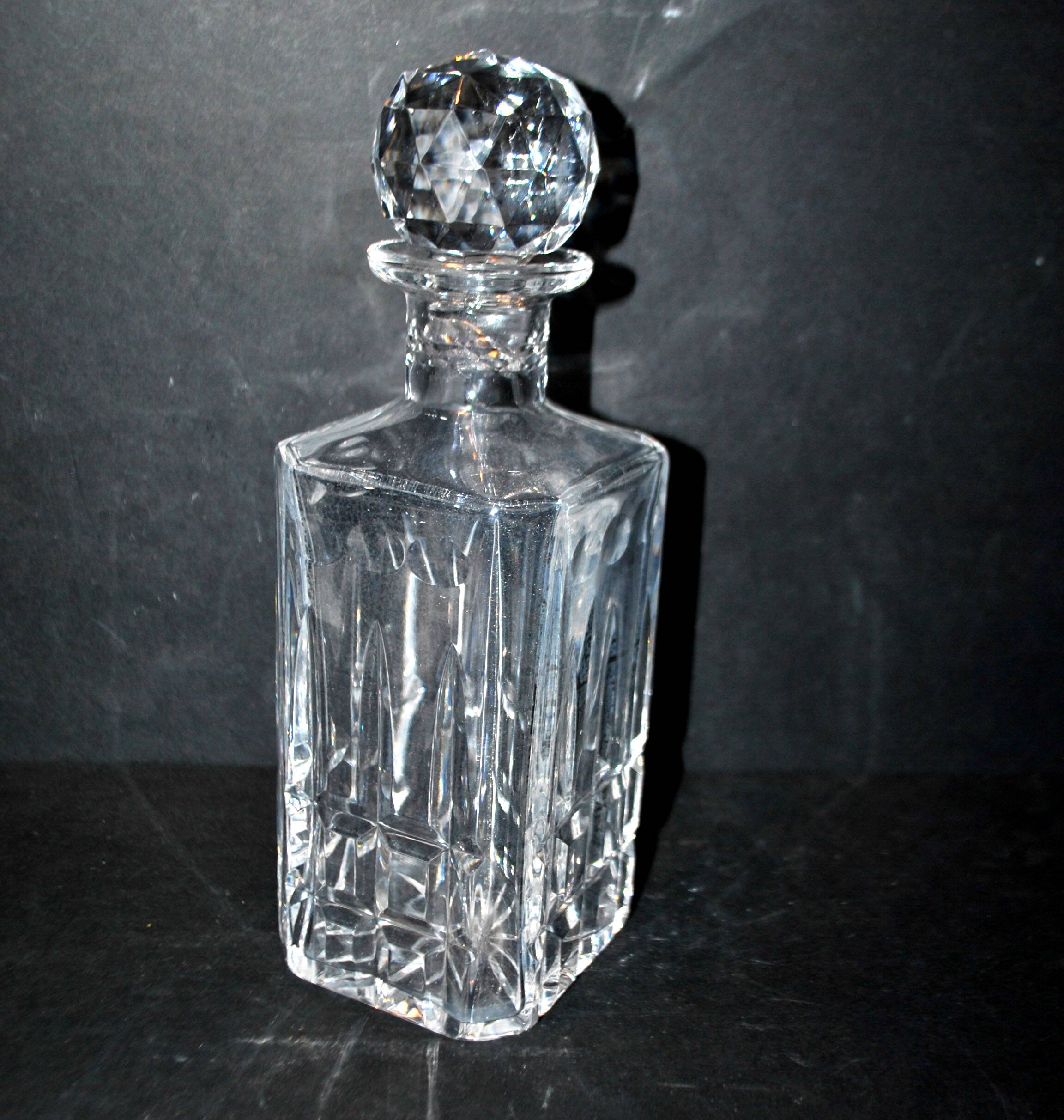 Manhattan model St. Louis cut crystal whisky decanter