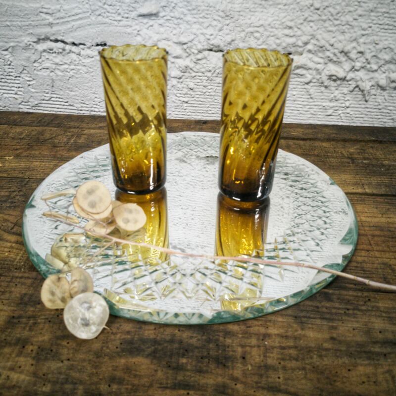 Beveled mirror to be placed