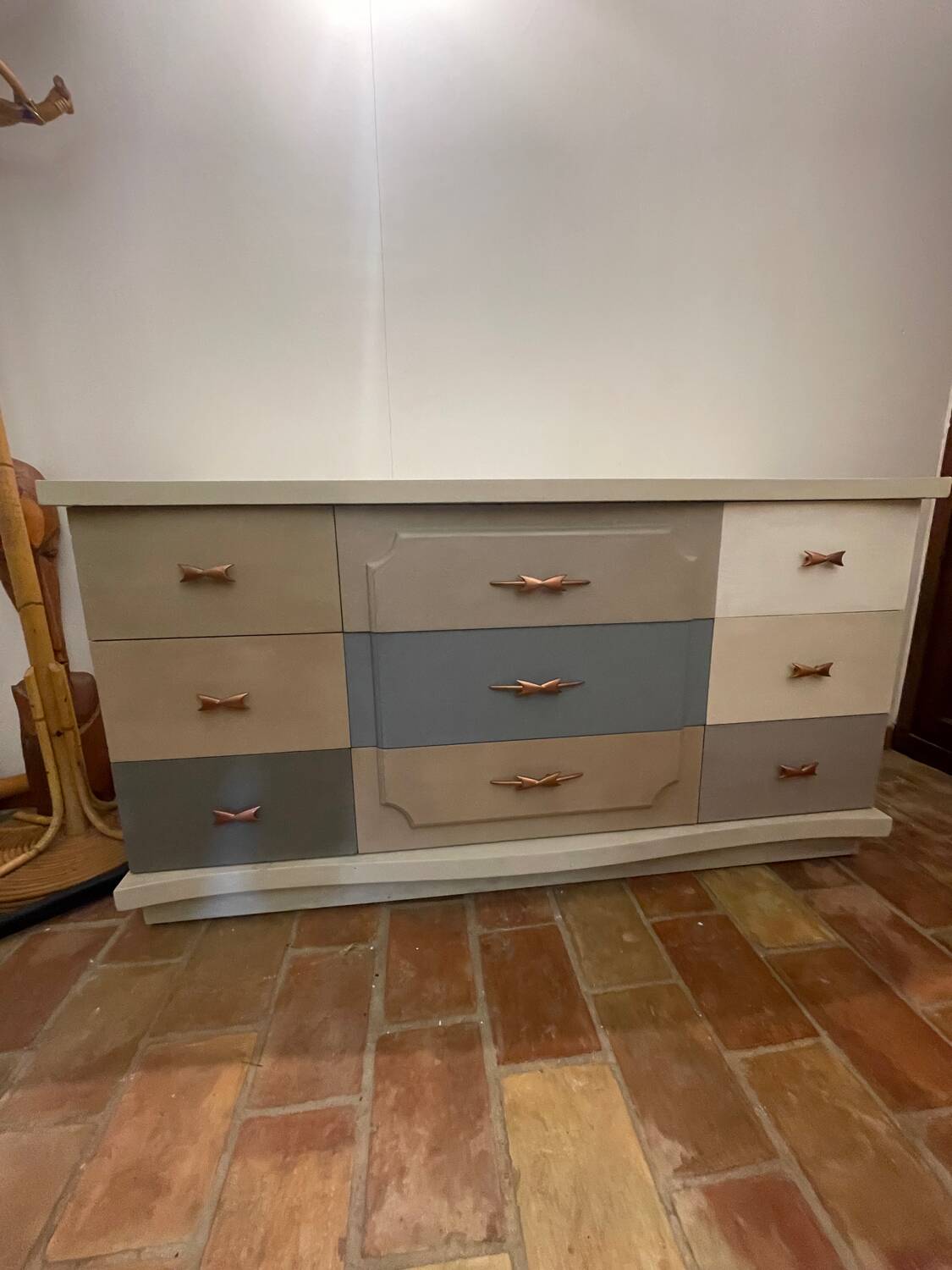 "Triple Dresser" Mid-Century – Temple's Fine Furniture – Can