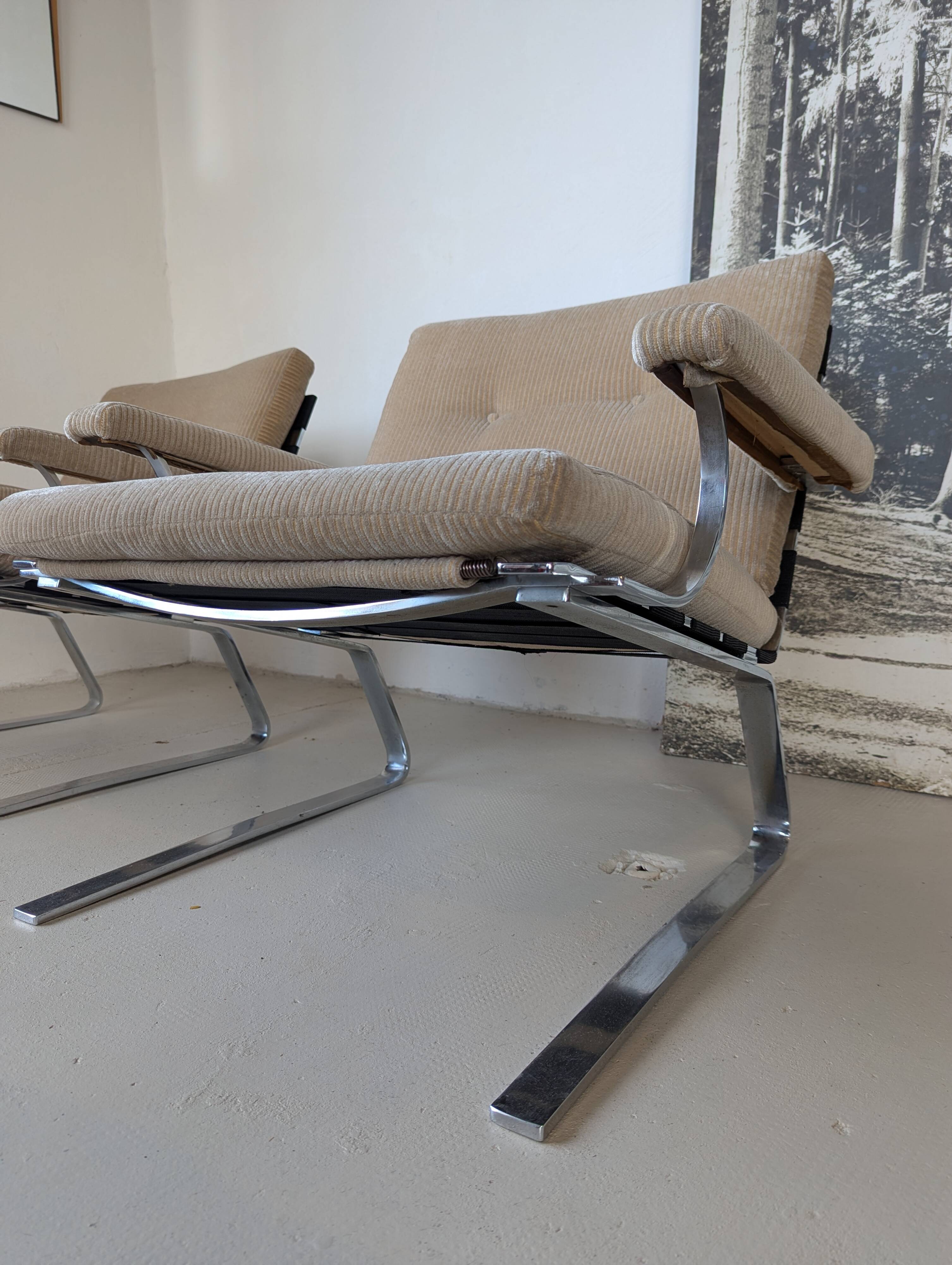 Pair of modernist armchairs by Reinhold Adolf for COR, 1970.