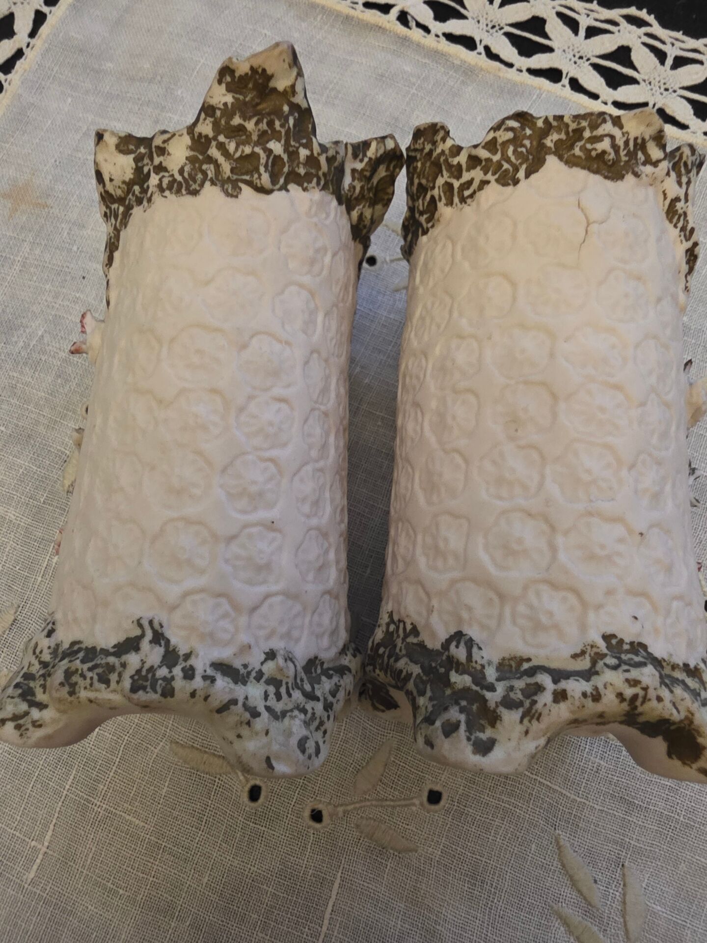 Set of 2 small vases
