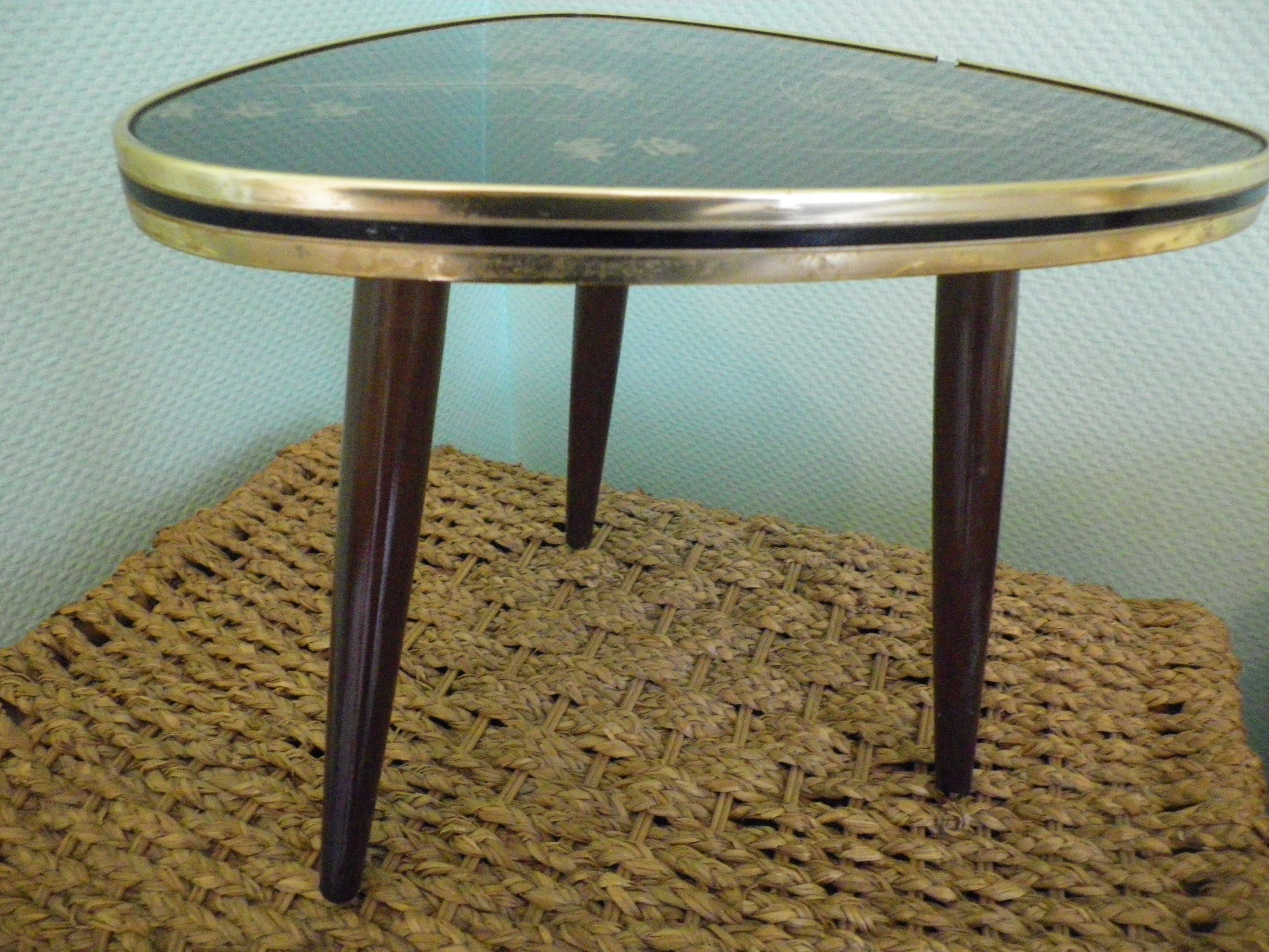 Side table, tripod, compass leg, pick shape, Japanese décor