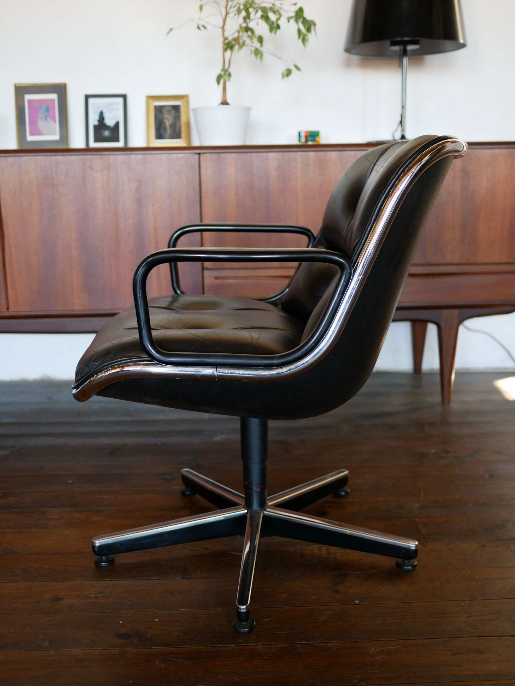 Leather armchair black by Charles Pollock for Knoll International