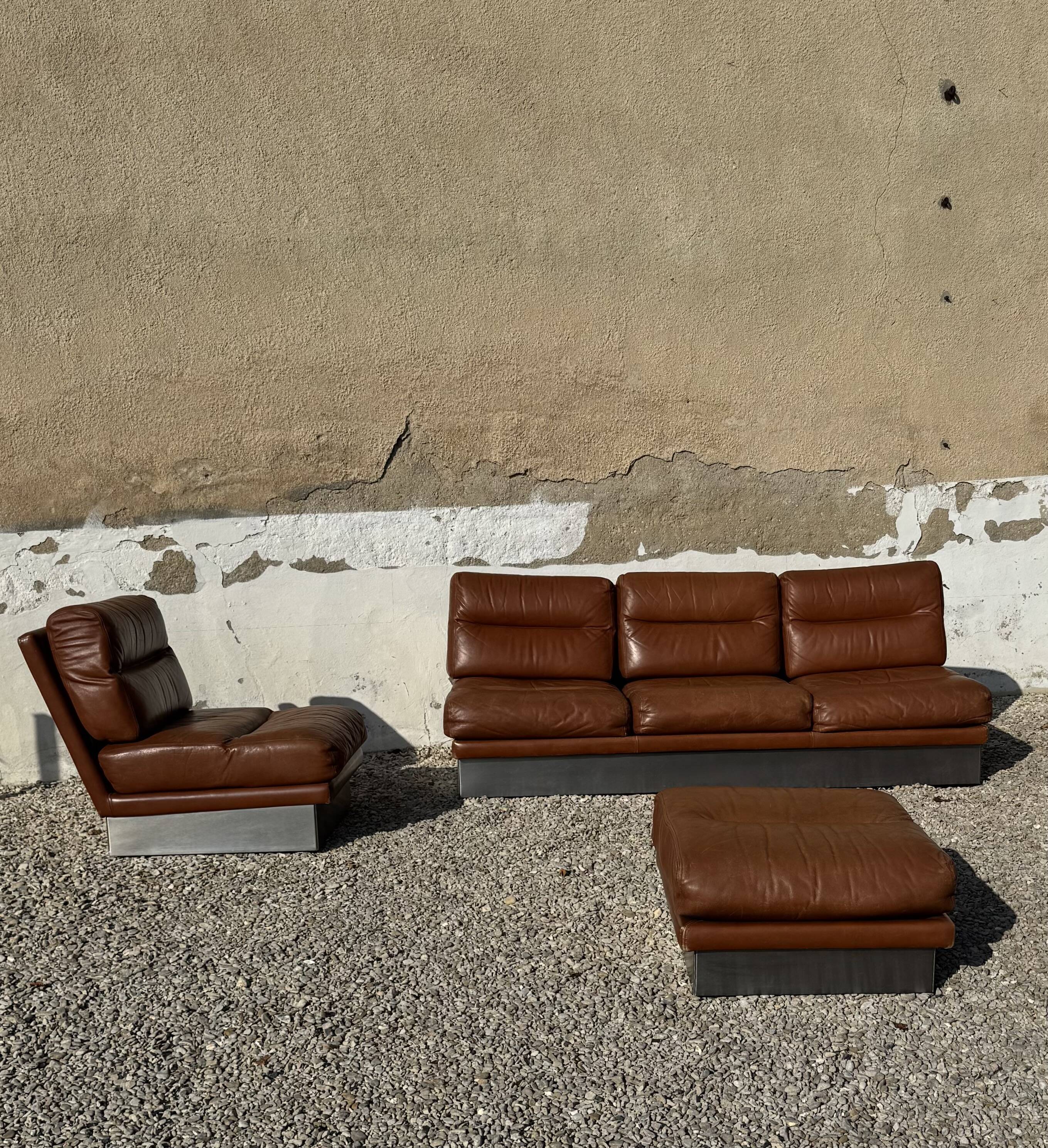 Salon complet en aluminium brossé et cuir marron, France 1970