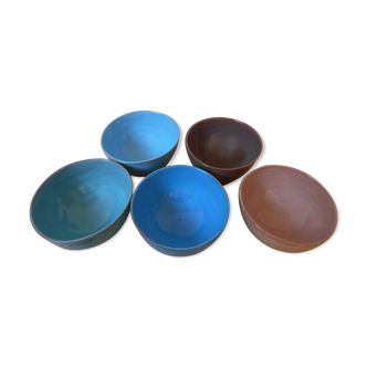 5 mini coloured bowls