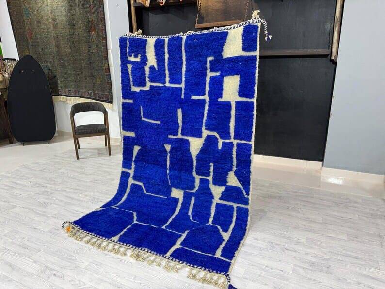 Berber wadi zem rug in blue color, size 150 x 250 cm