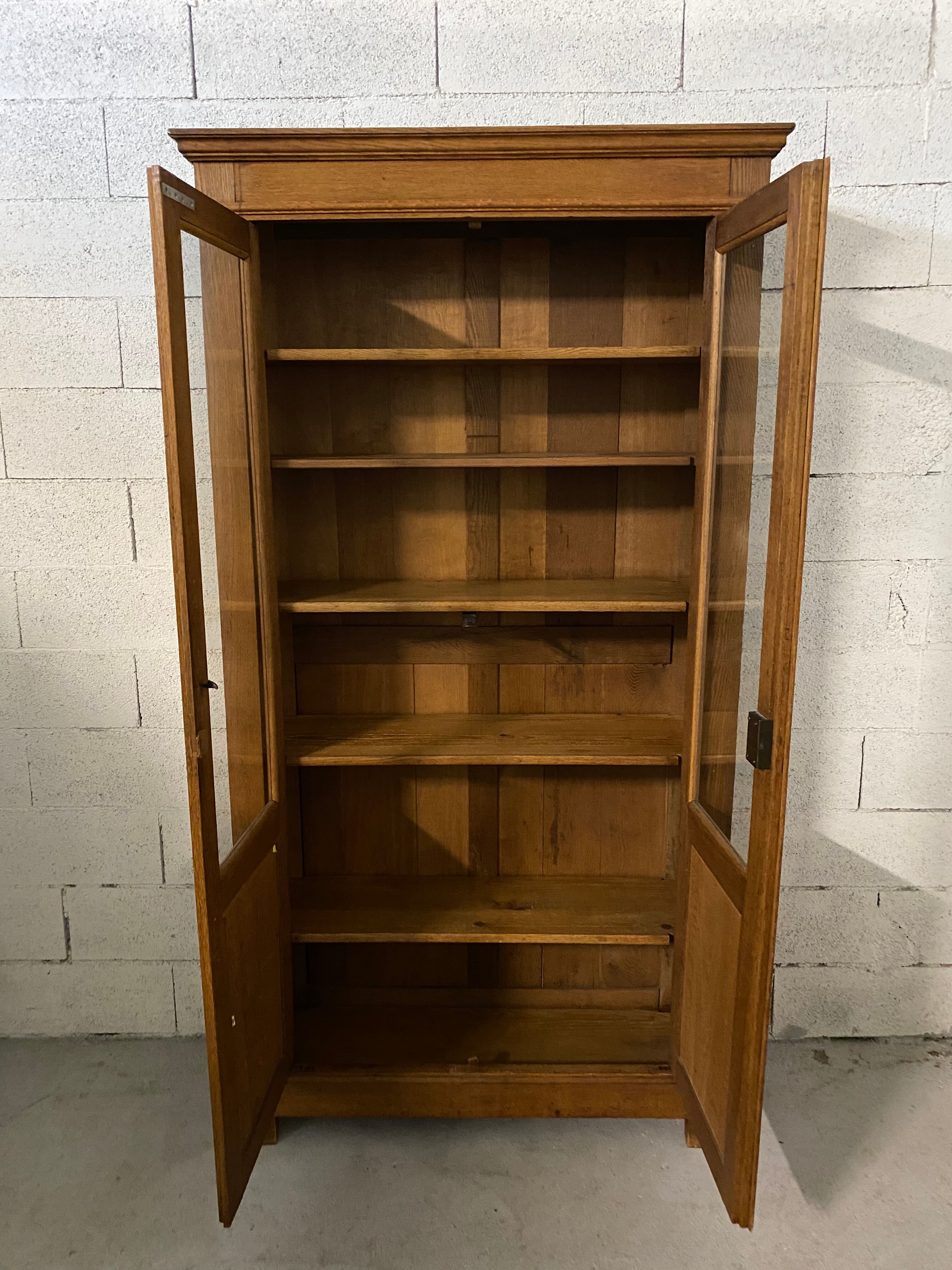 Bookcase 2 doors 1930