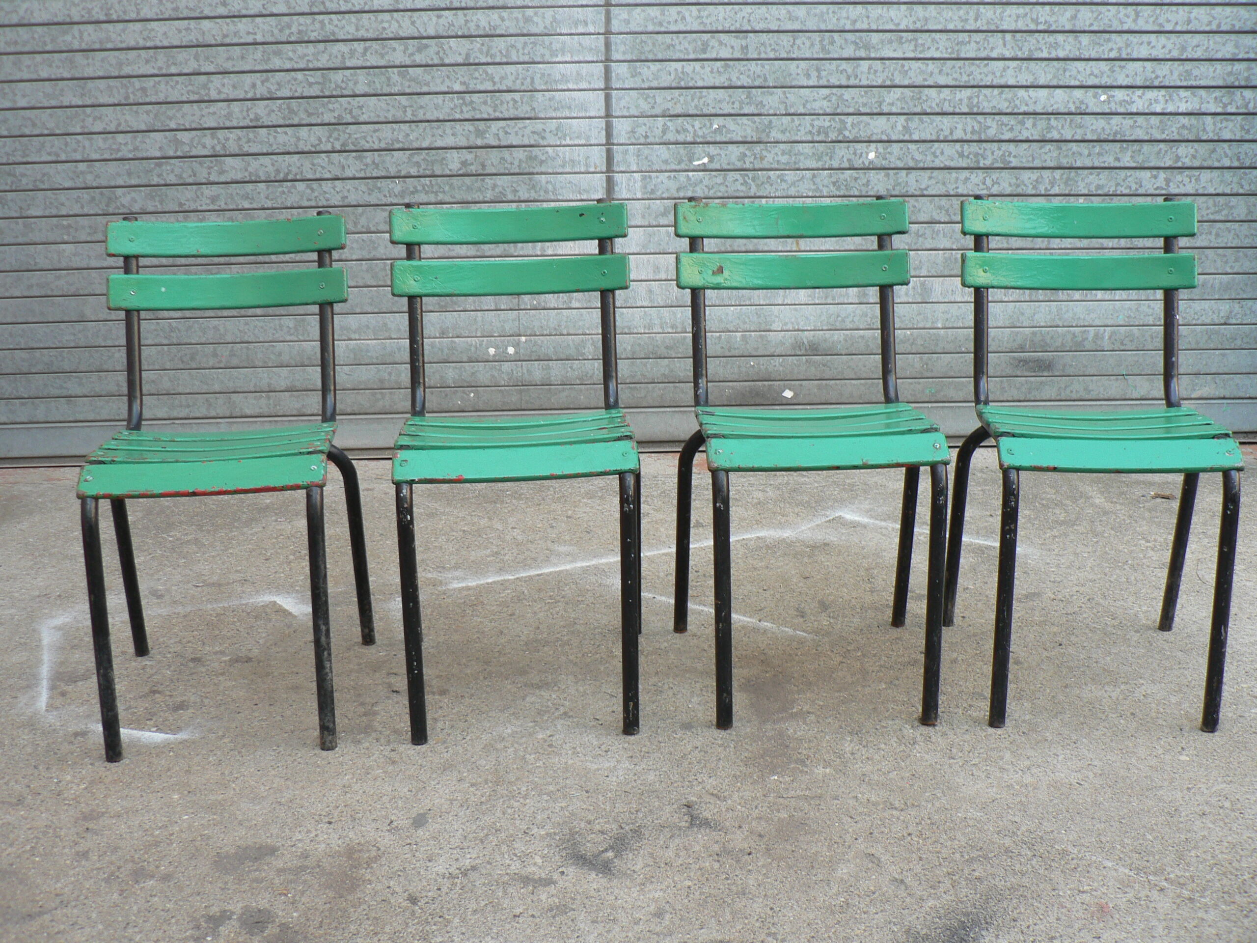 Lot of 4 garden chairs stackable