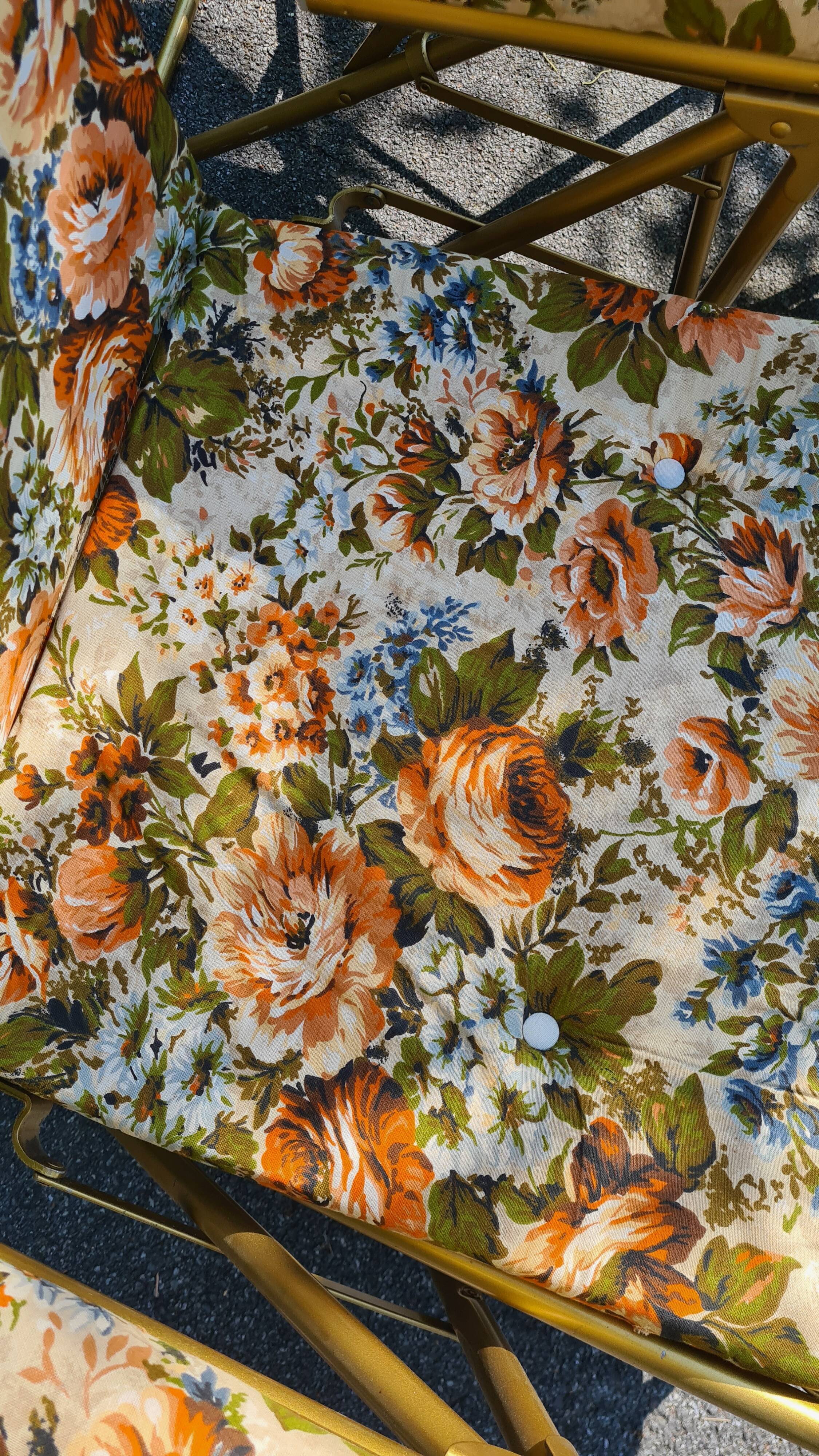 Pair of flowery deckchairs Lafuma 70s