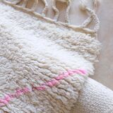 White and Pink Beni Ouarain Rug - 252 x 176 cm