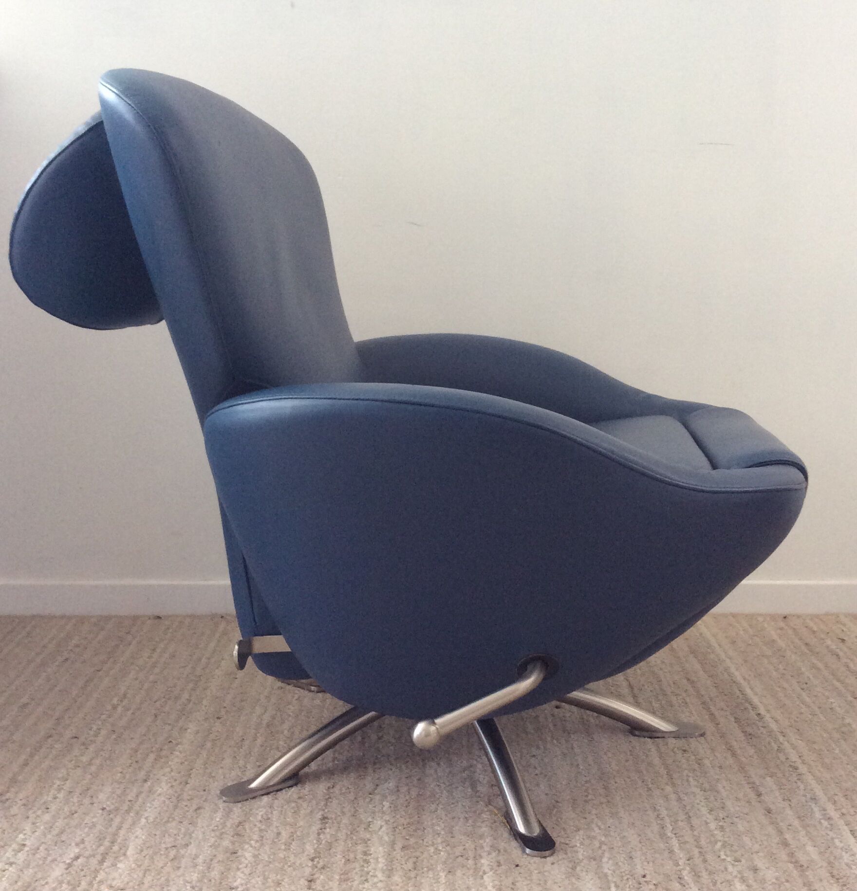 K10 Dodo Cassina heating chair by Toshiyuki Kita