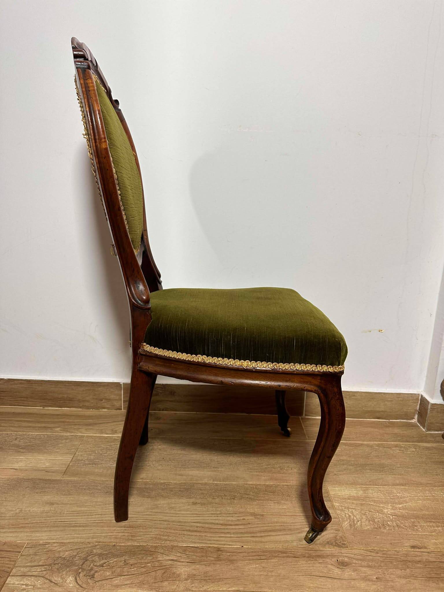 A pair of antique upholstered side chairs/Victorian balloon-back
