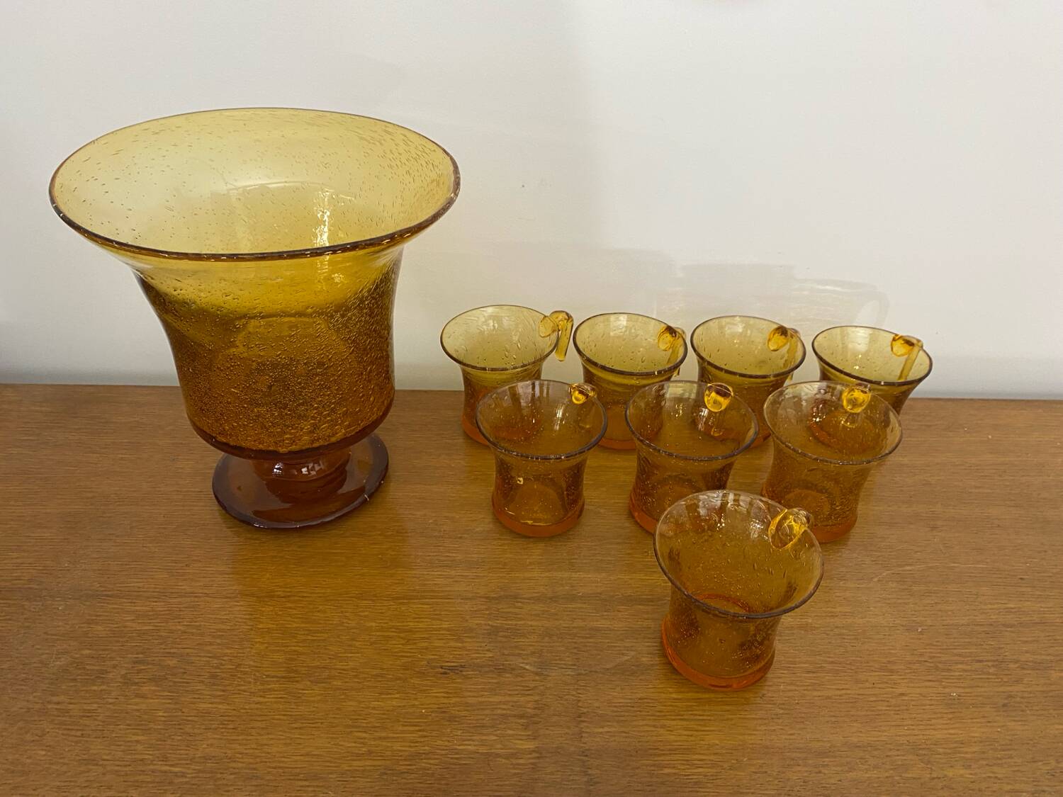 Old Punch Service Style BIOT Bucket + 8 Vintage Orange Bubble Glass Cups