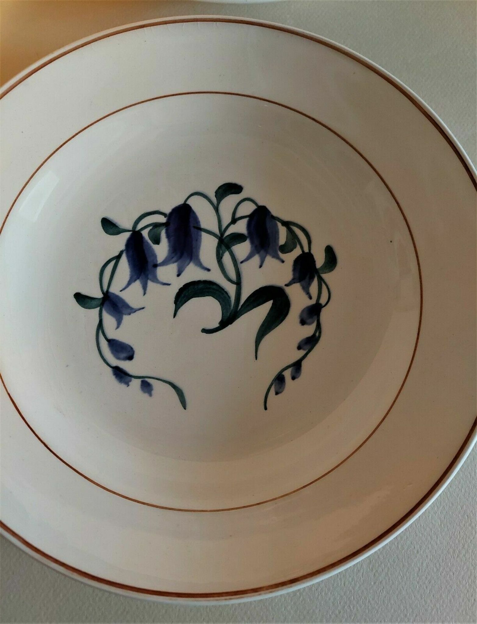 Assiettes creuses série de six faïence de Longchamp décor Simone