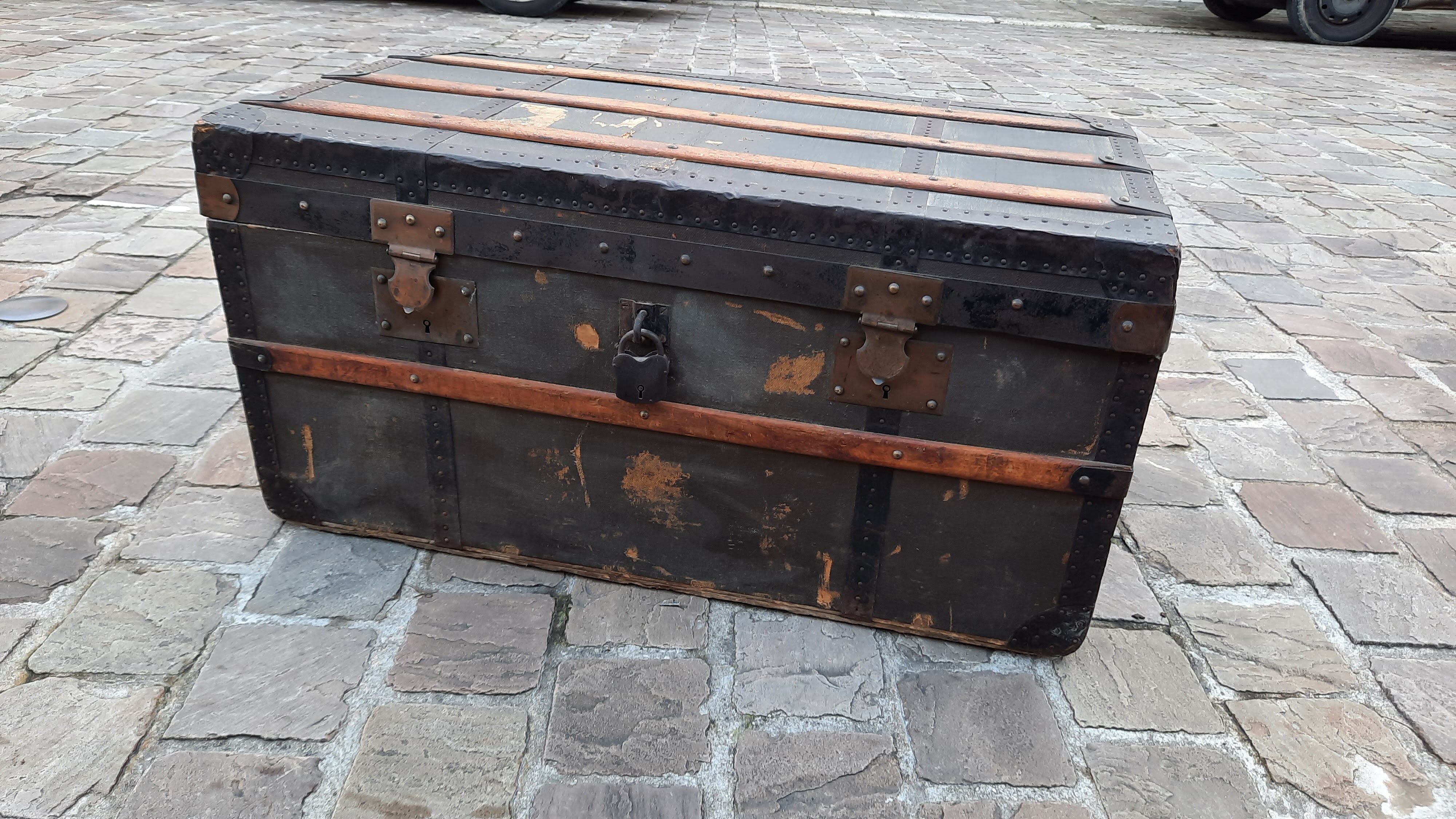 Travel malle of the 30s
