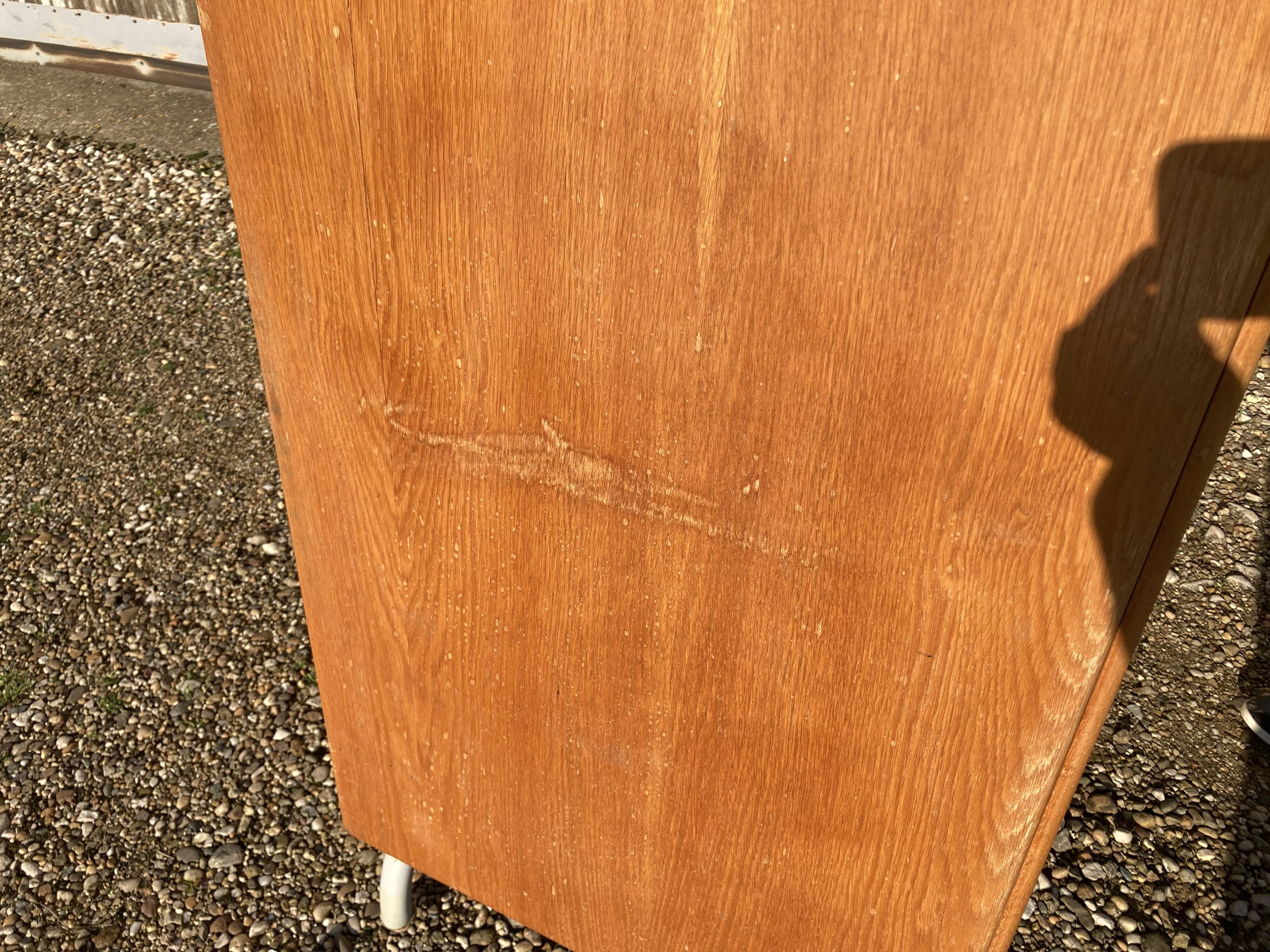 2-door boarding cabinet