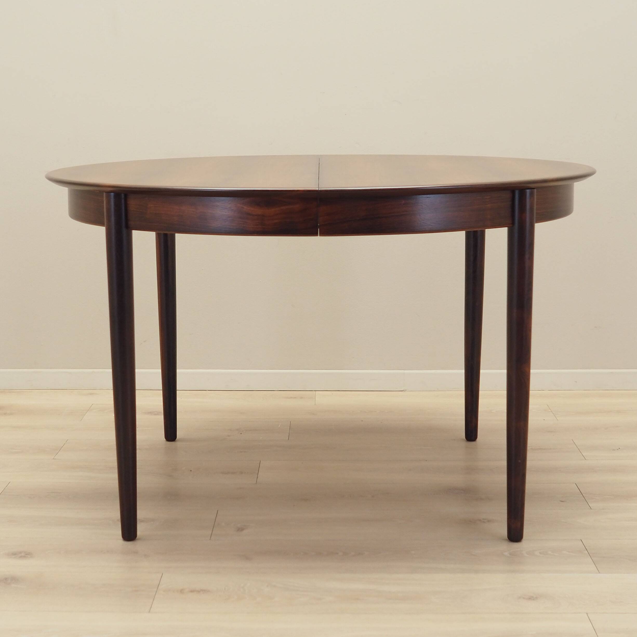 Round rosewood table, Danish design, 1970s, production: Skovby Møbelfabrik
