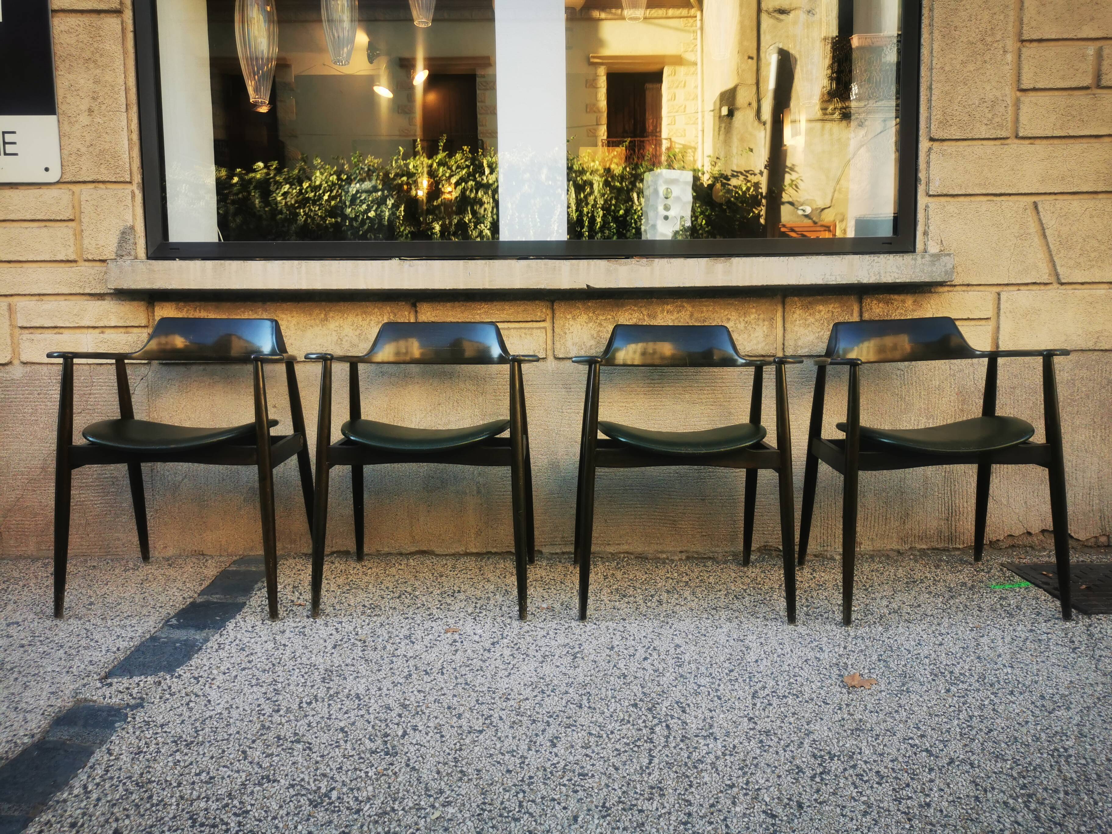 Suite of 4 design chairs by ag barcelona