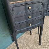 Pair of style nightstands