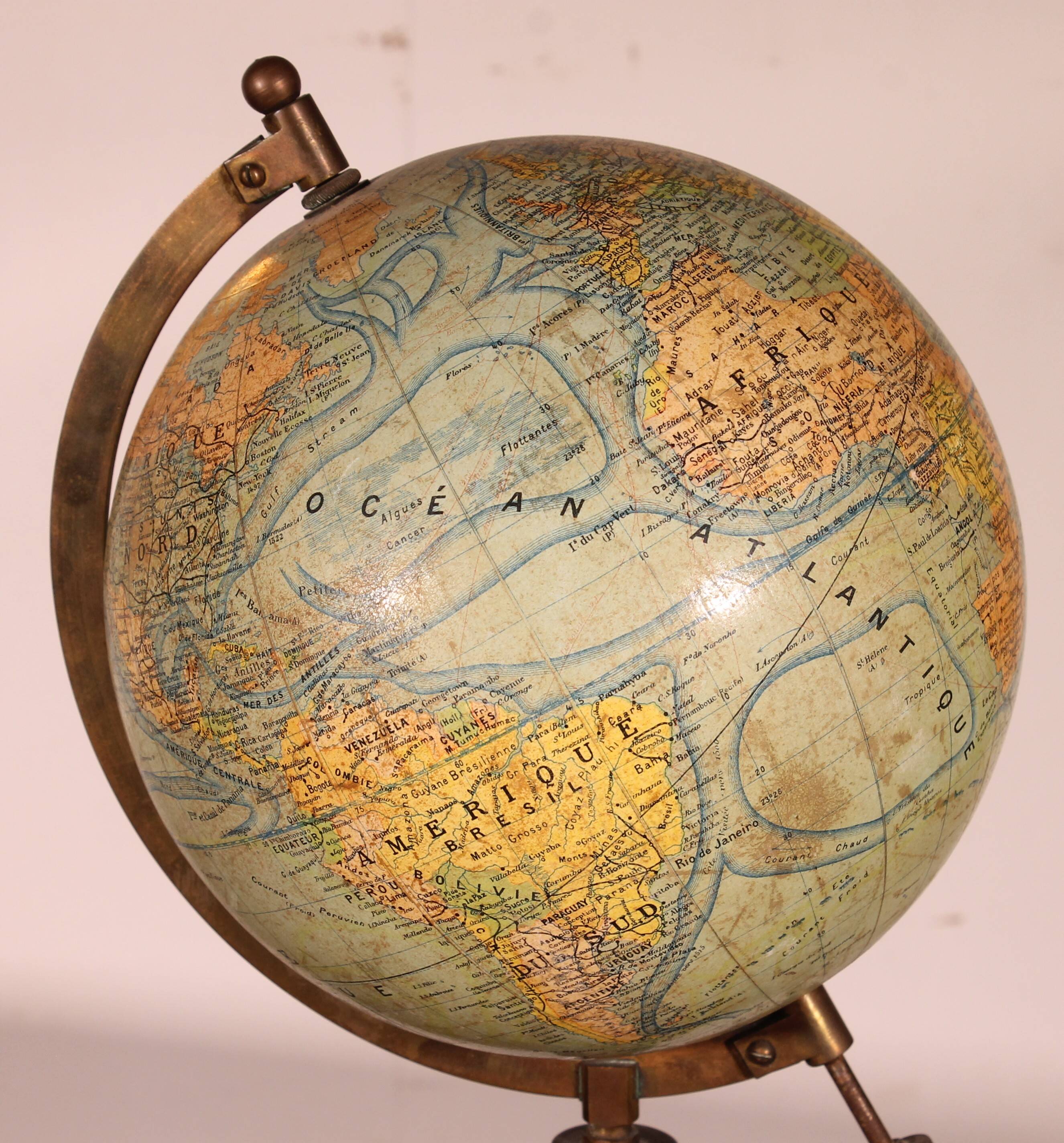 Globe terrestre par J.Forest éditeur Girard & Barrière, début du 20ème s.