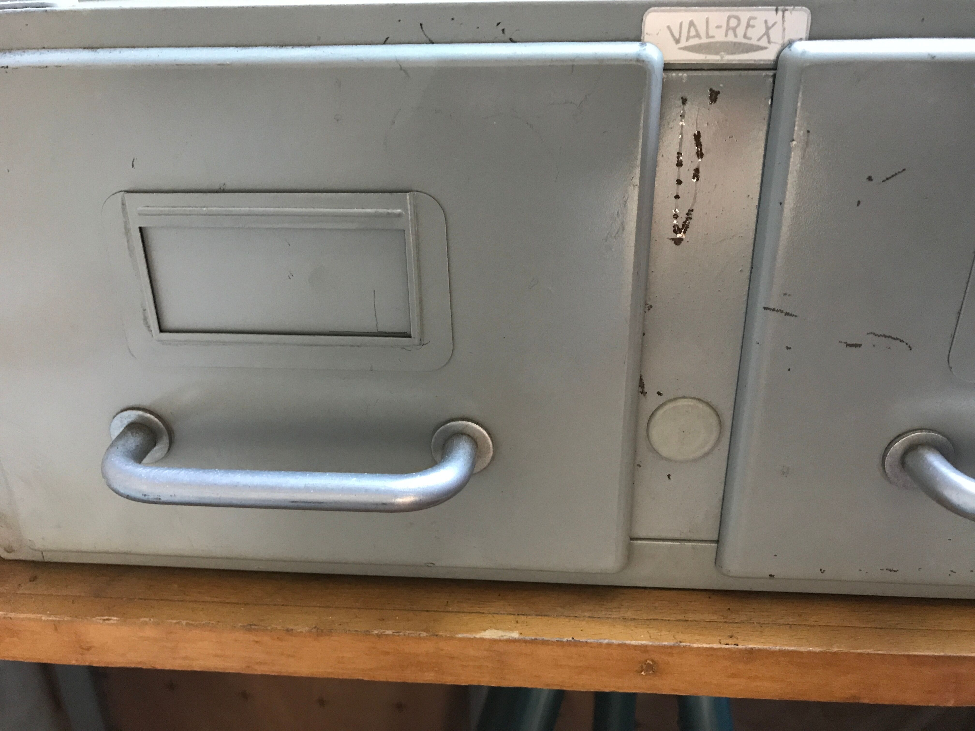 Val Rex industrial locker