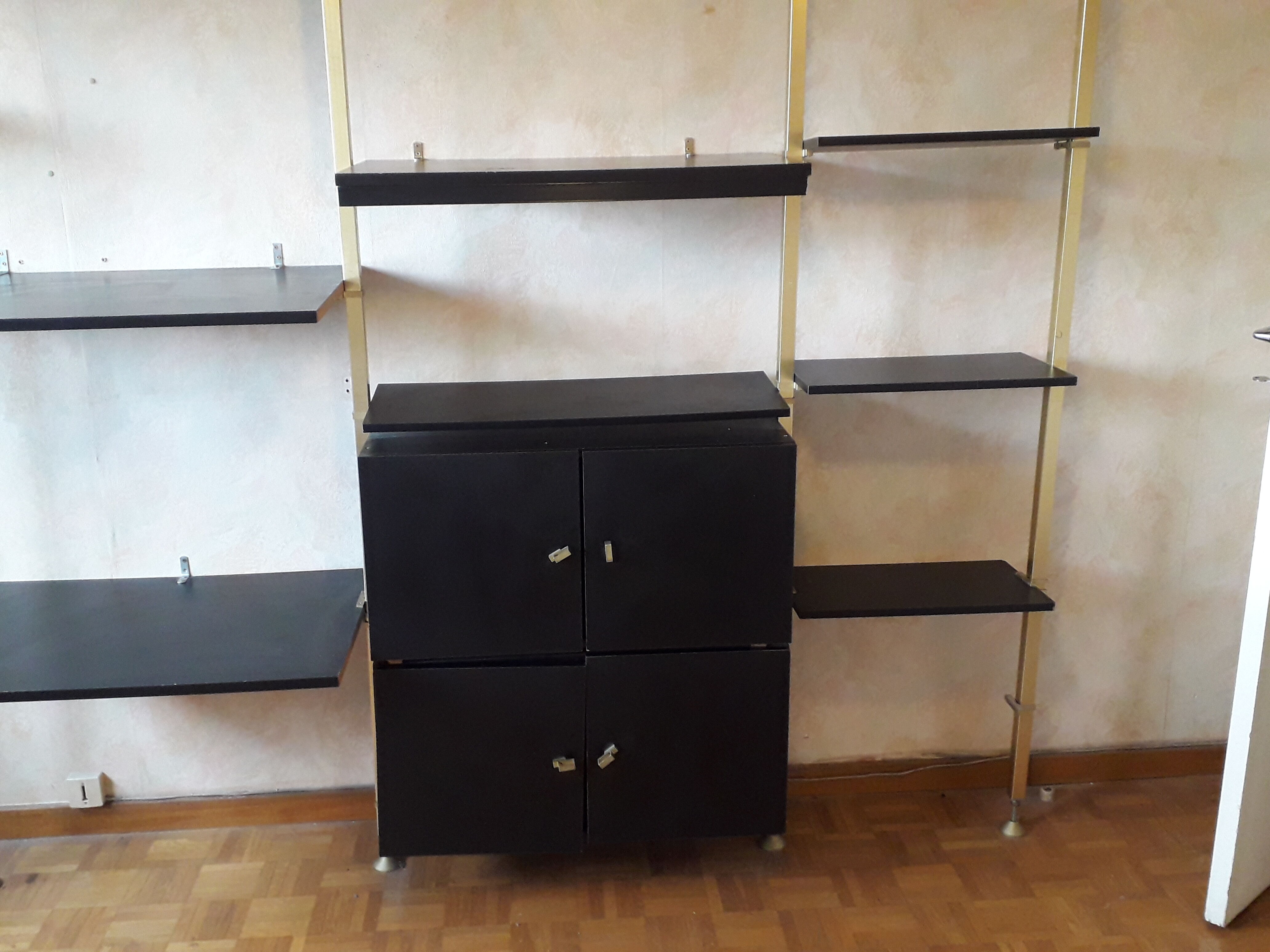 Shelf rock- telescopic wood