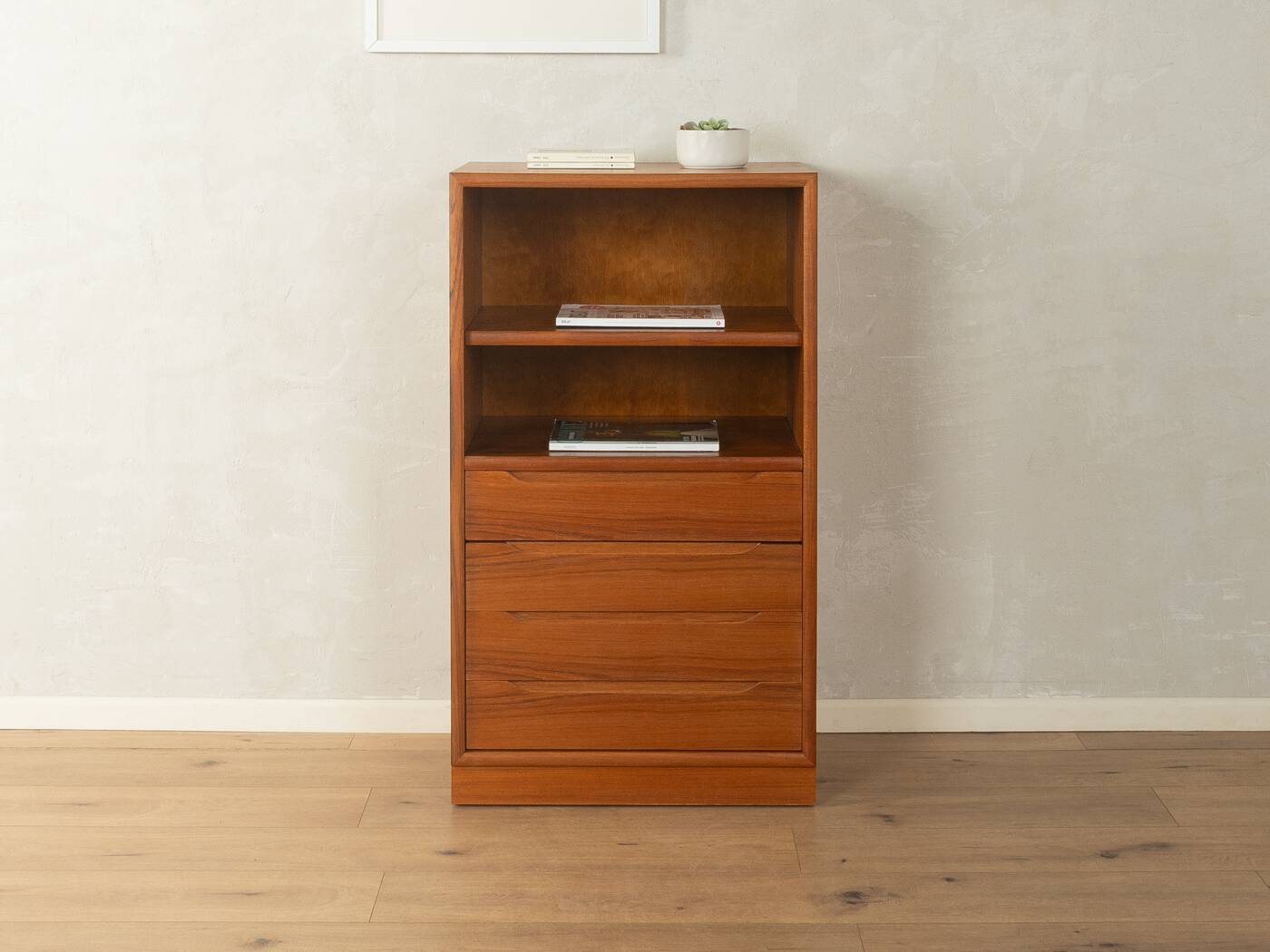 Elegant chest of drawers from the 1960s