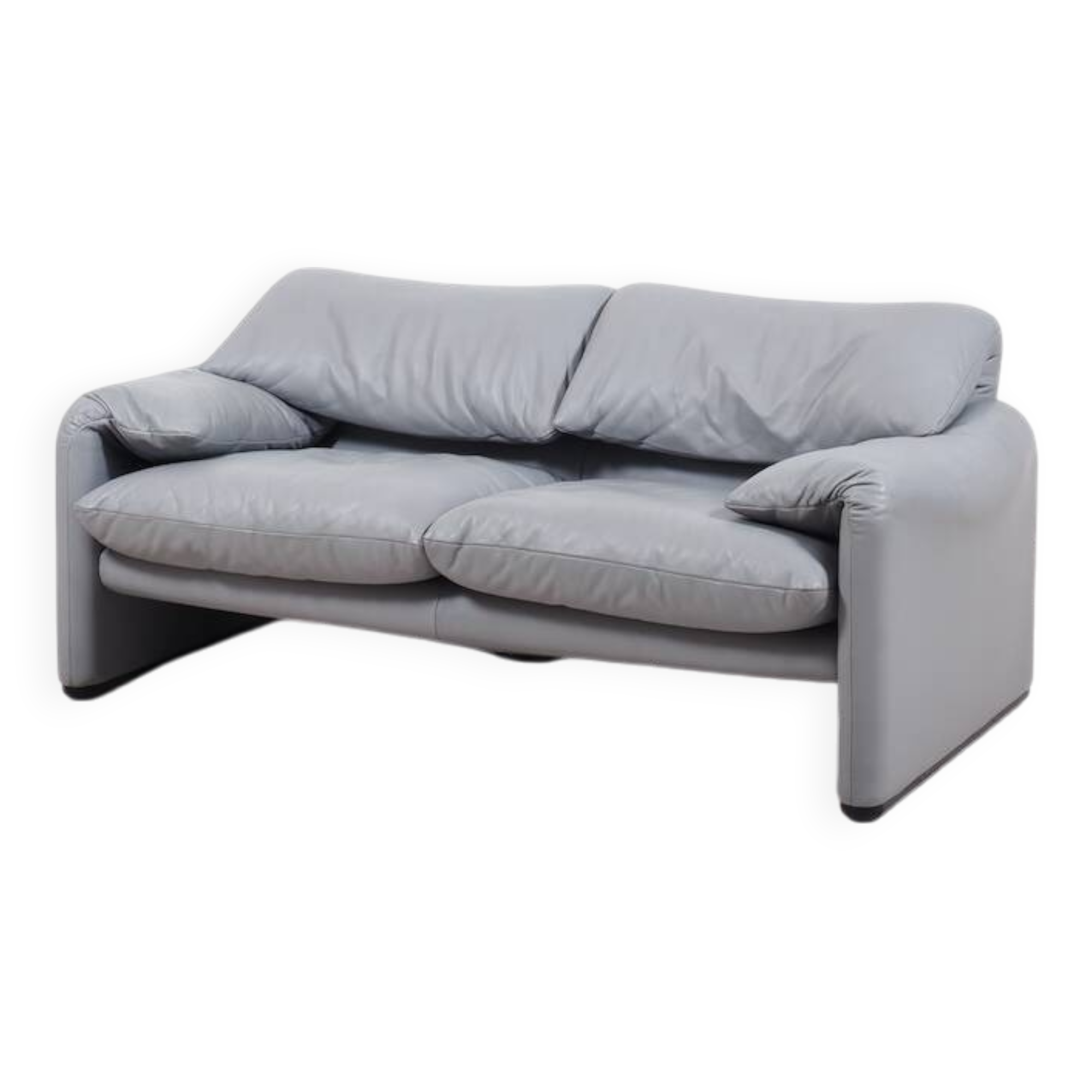 „Maralunga“ leather 2-seater sofa by Vico Magistretti for Cassina, Italy