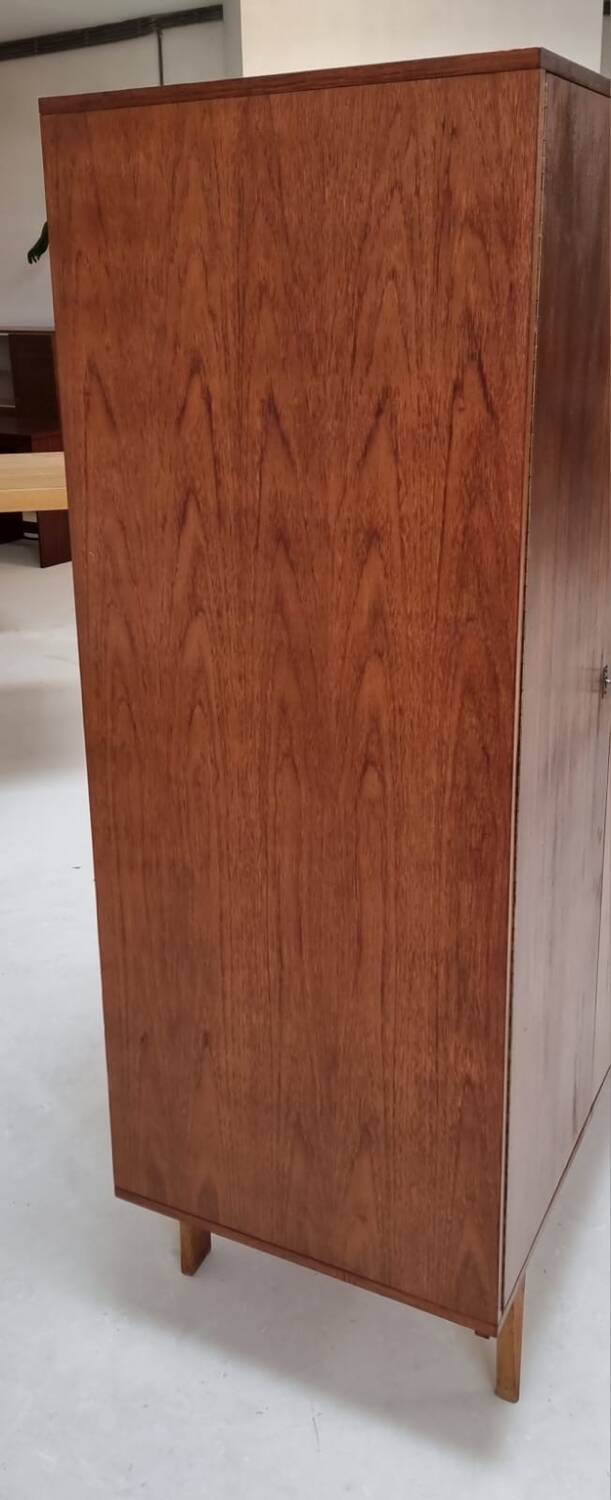 Armoire du milieu du siècle