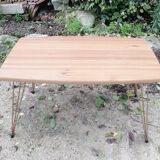 Folding coffee table