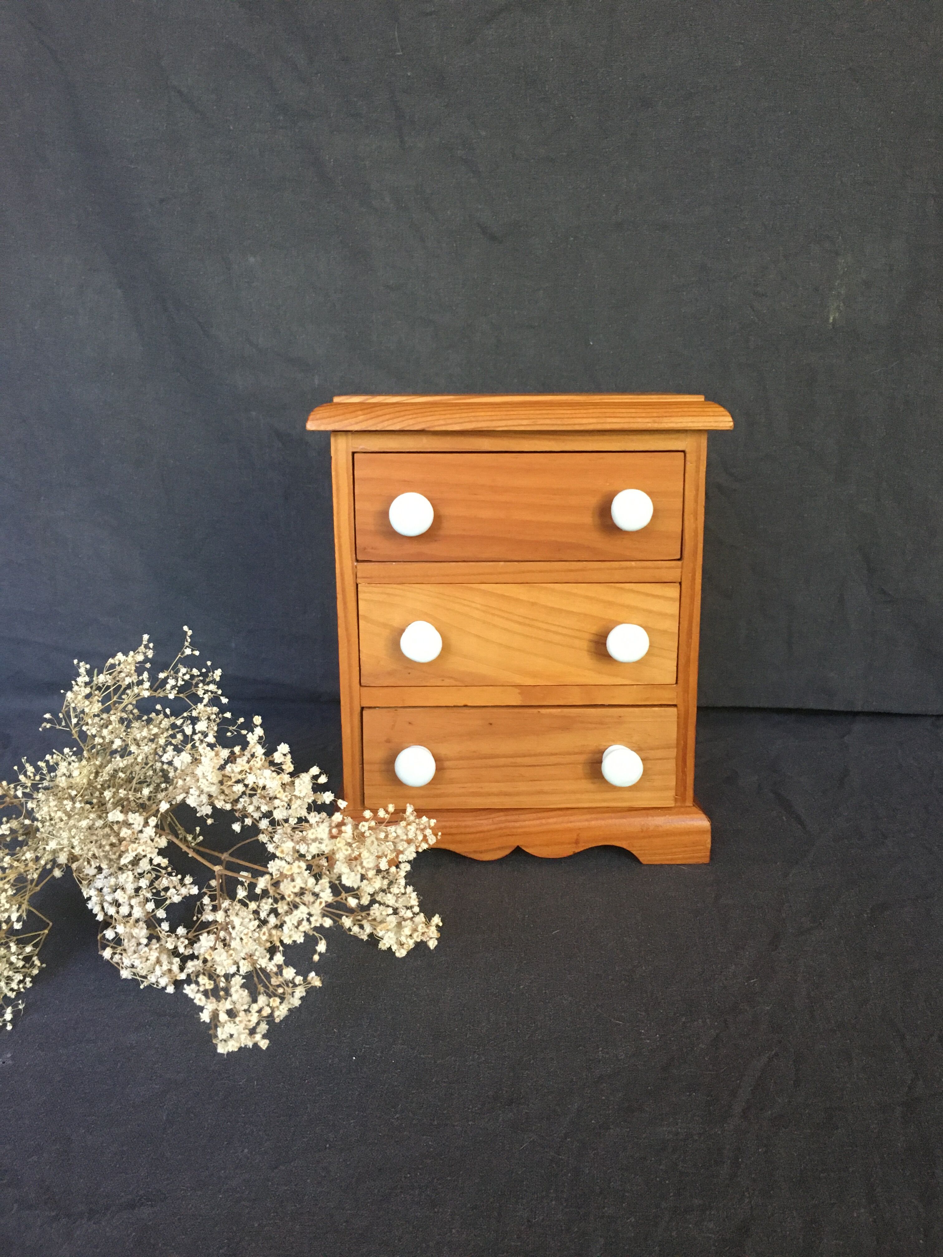 3-drawer pine dresser for dolls