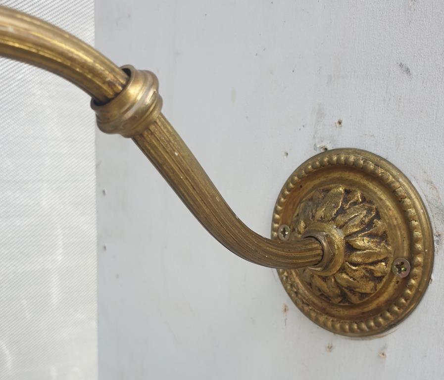 Brass wall lamp and cloudy glass Clichy art deco